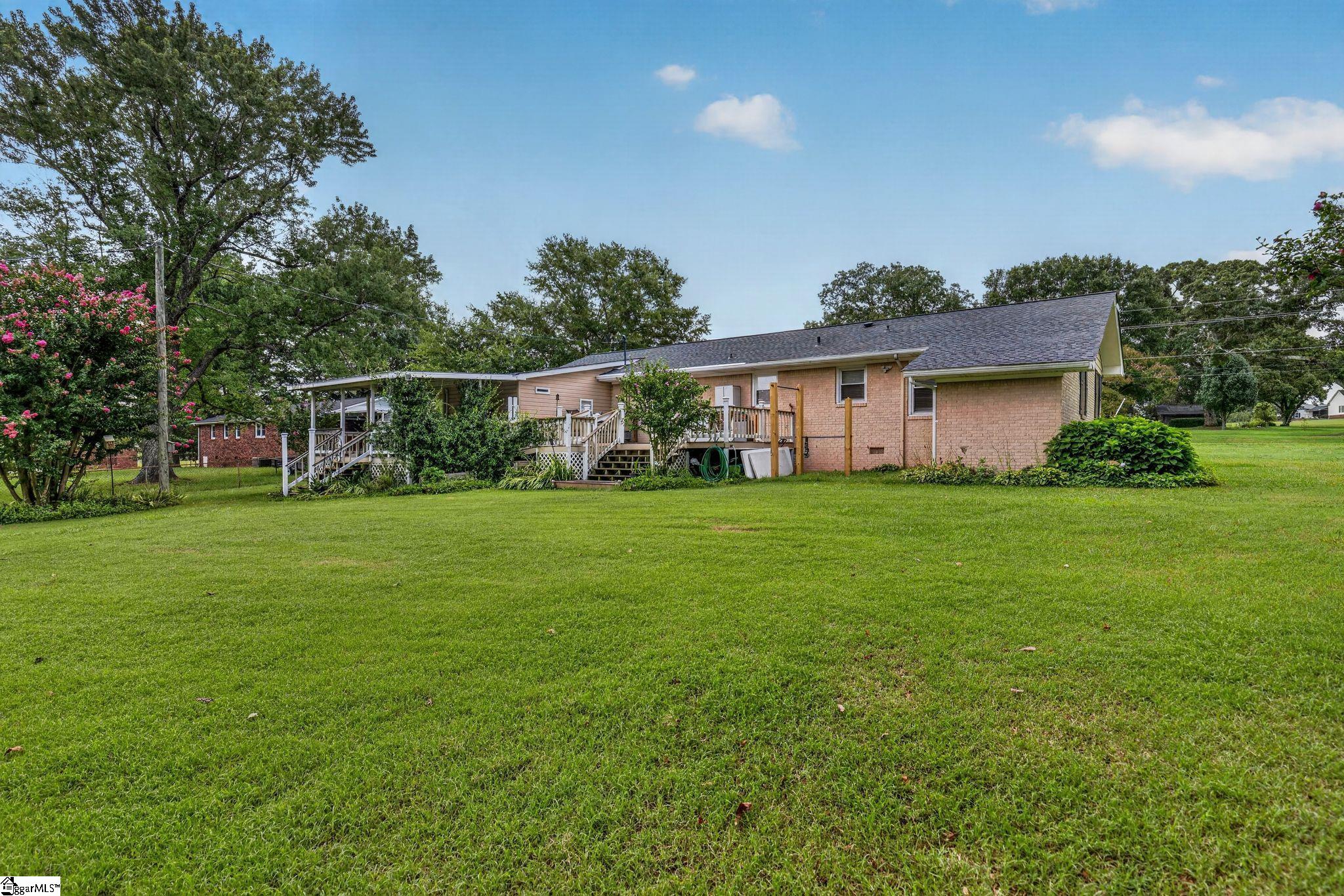 1660 Holly Springs Road Property Photo 4