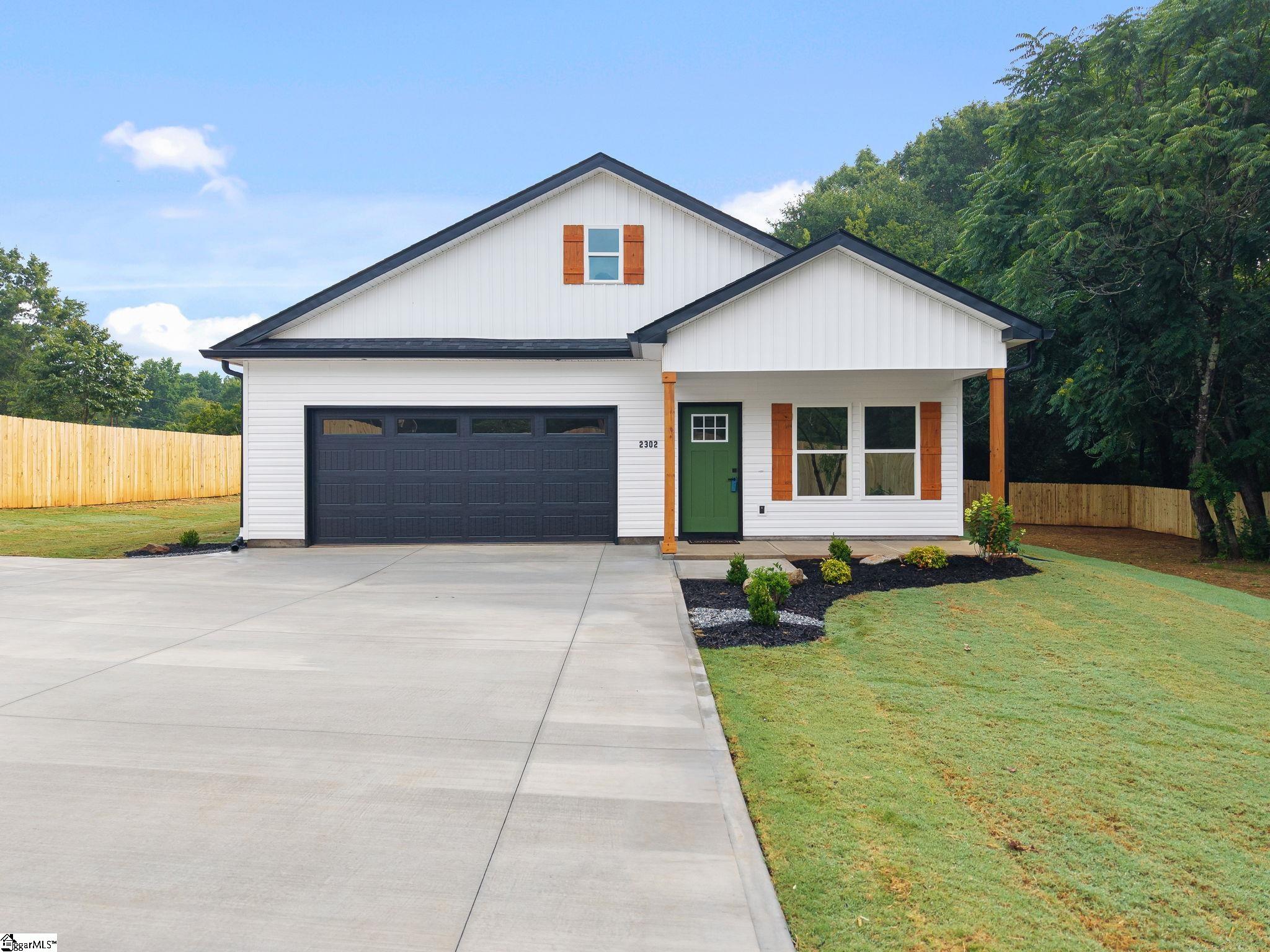 2302 Old Spartanburg Highway Property Photo 1