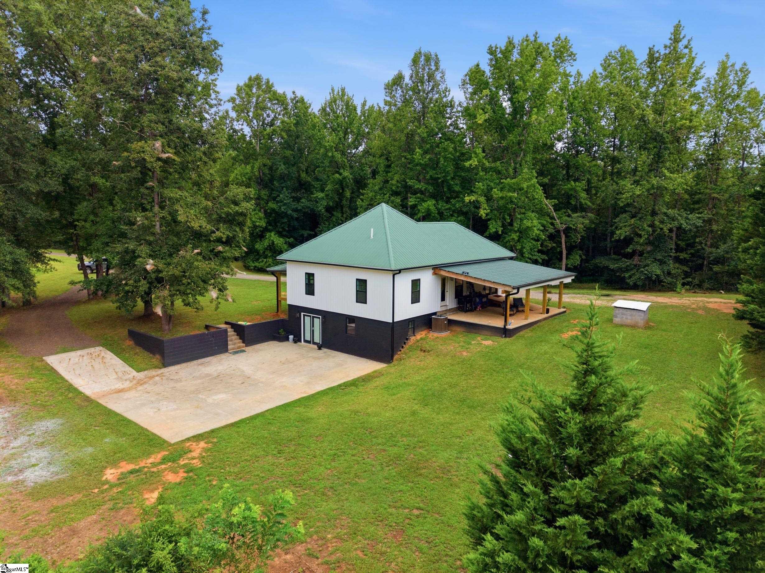 553 Dacusville Road Property Photo 4