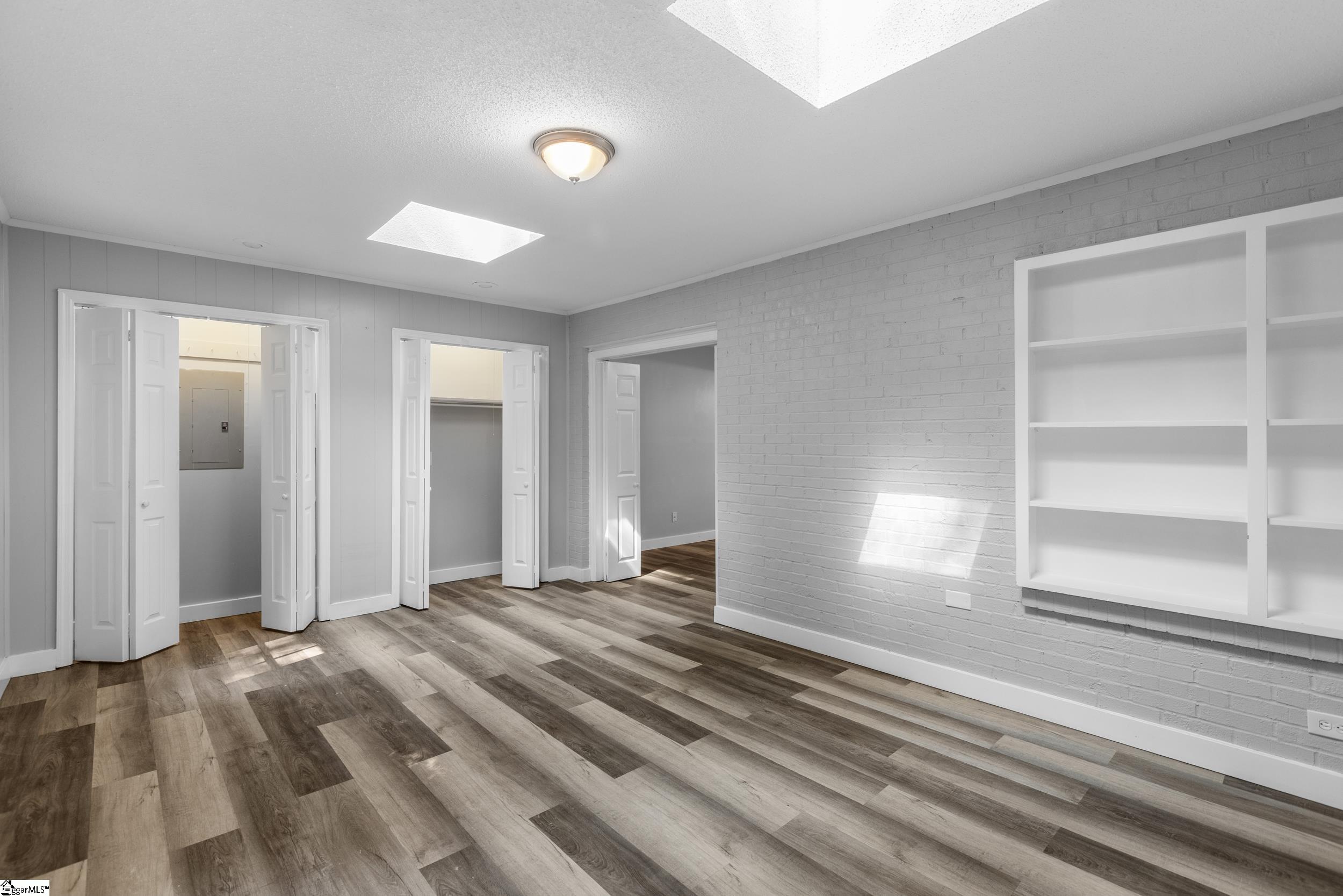 43 Summercreek Drive Property Photo 10
