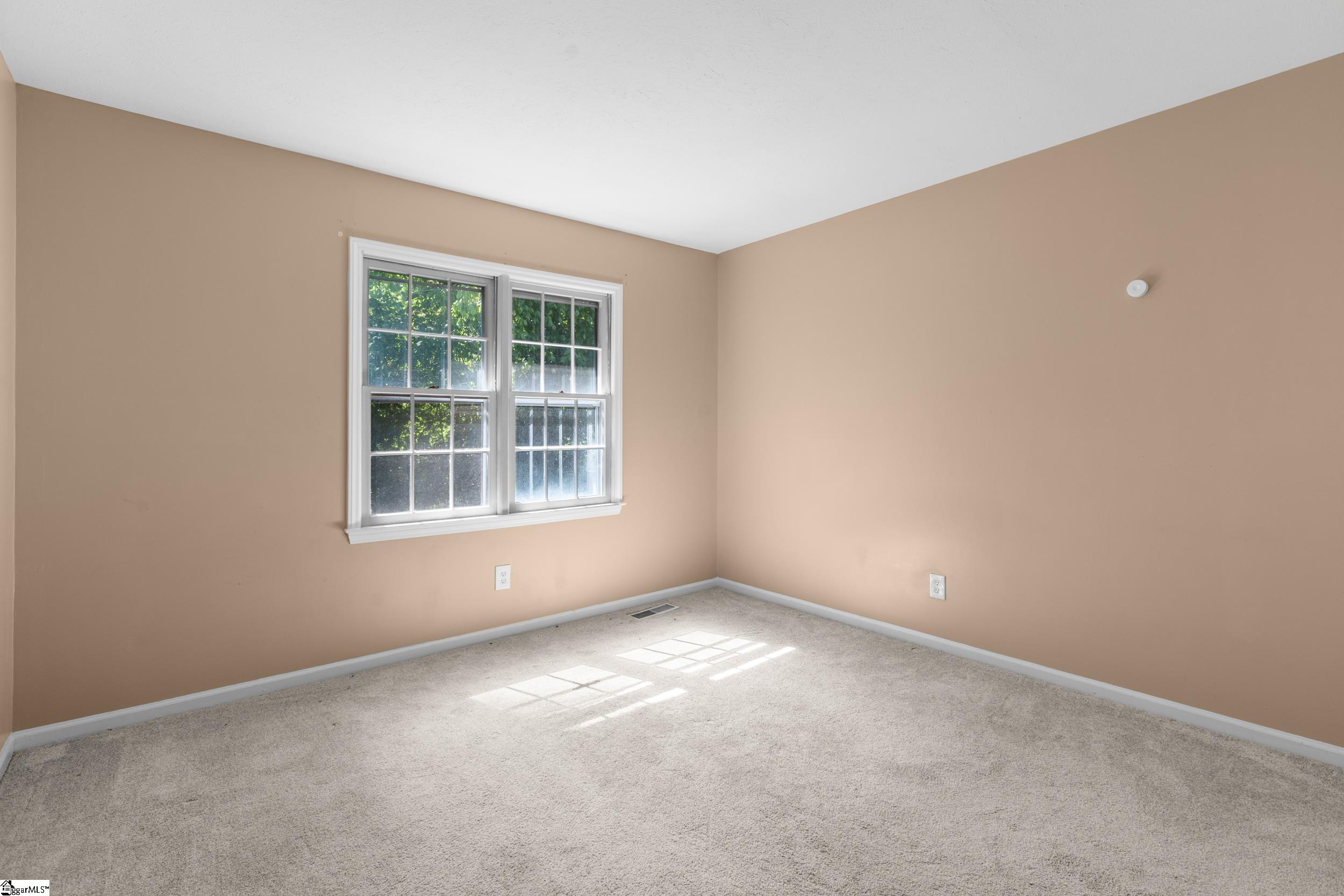 43 Summercreek Drive Property Photo 16