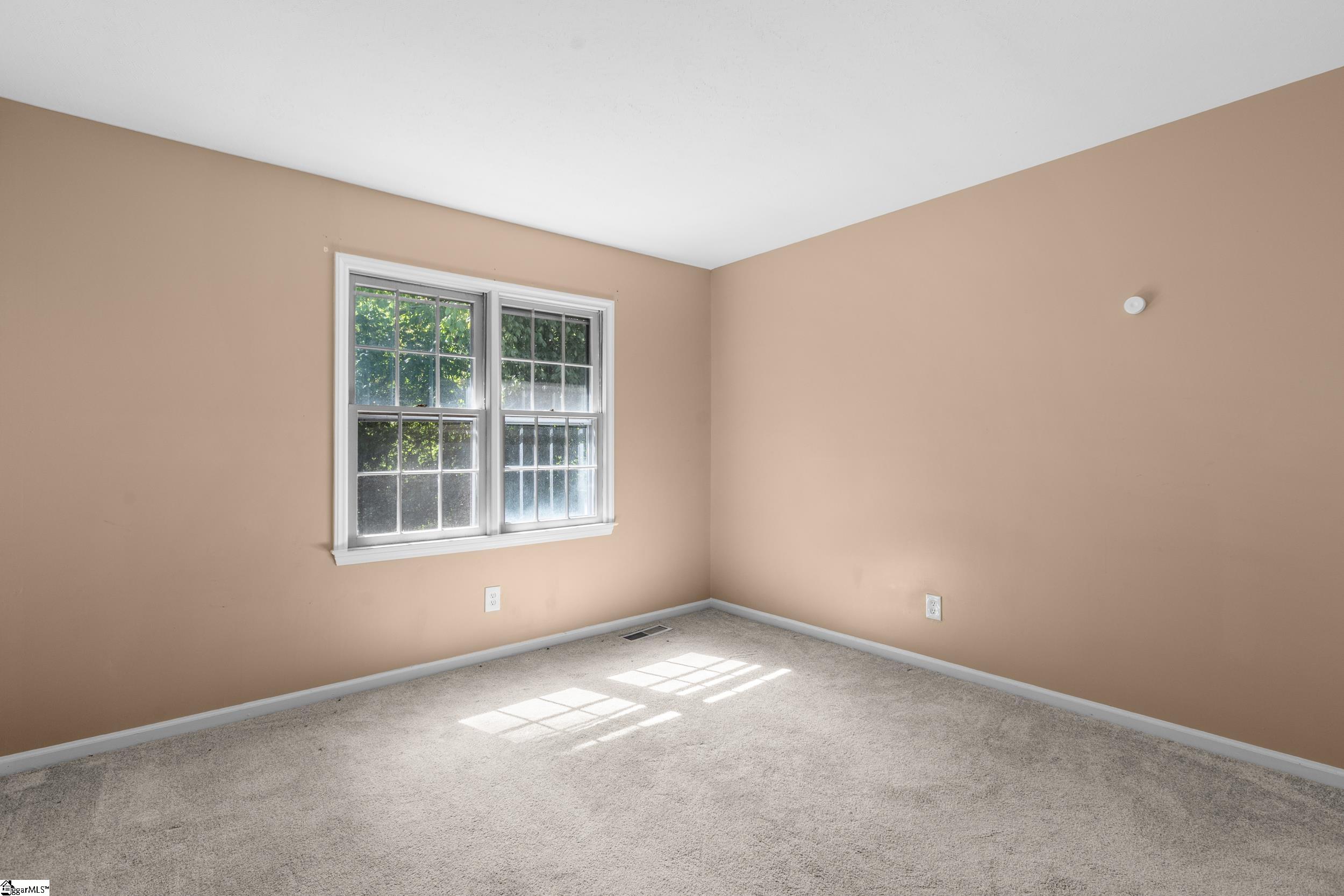 43 Summercreek Drive Property Photo 17