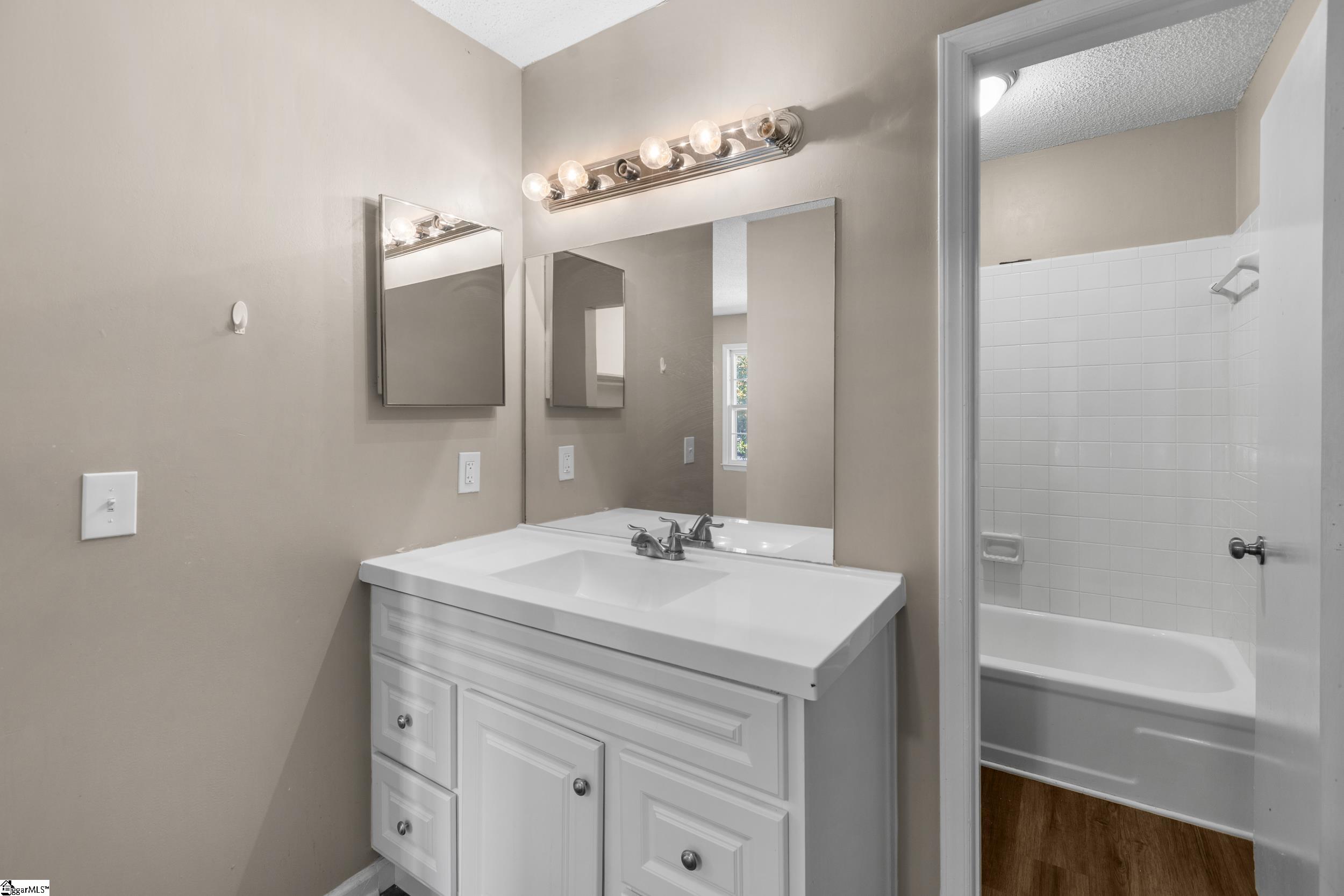 43 Summercreek Drive Property Photo 23