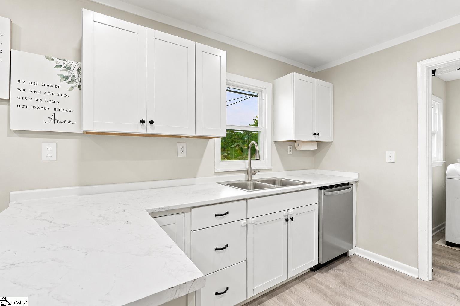 305 Poplar Street Property Photo 6