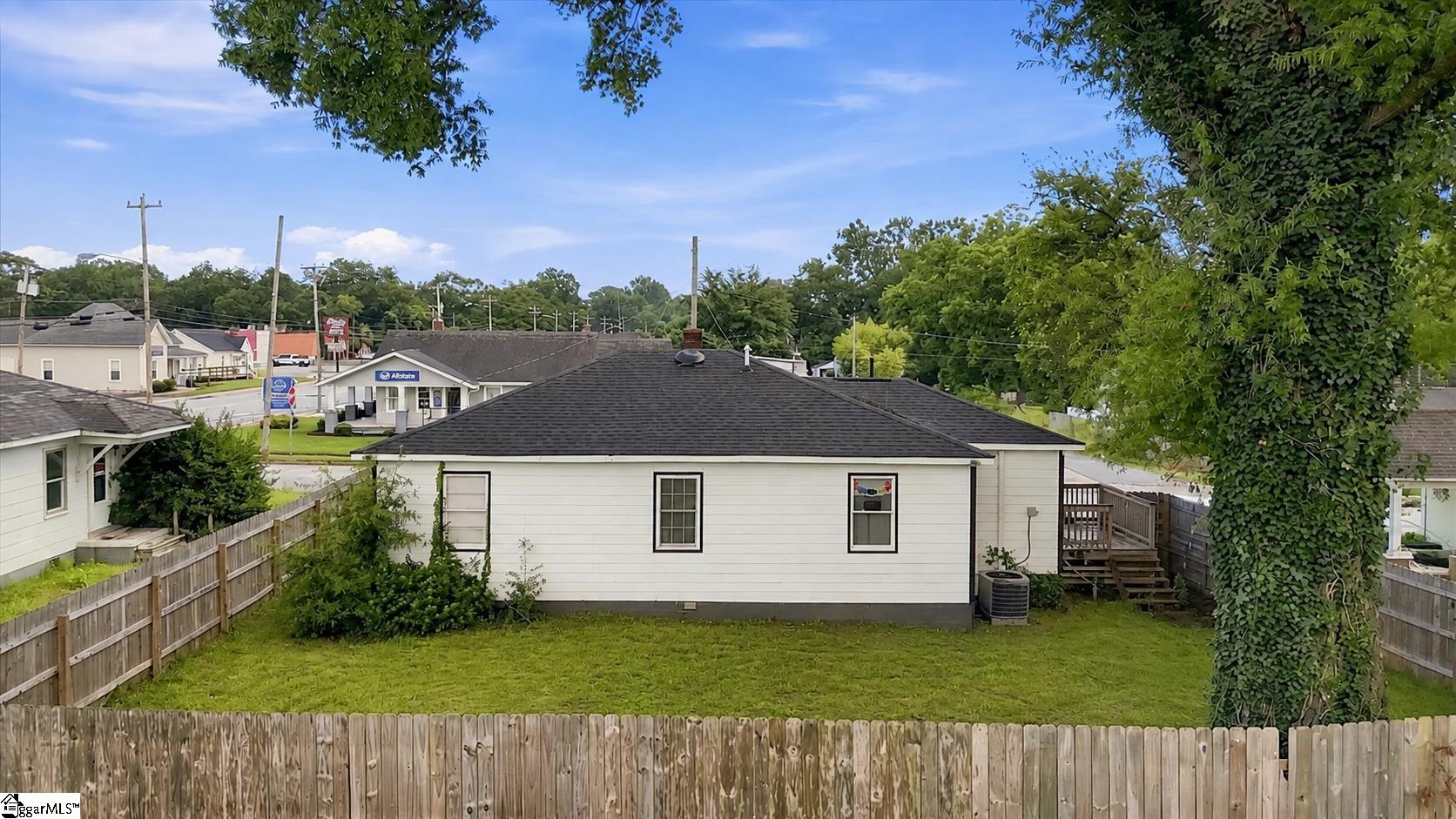 305 Poplar Street Property Photo 17