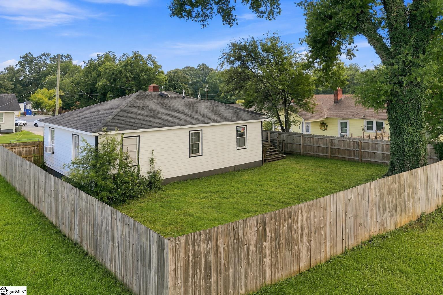 305 Poplar Street Property Photo 18