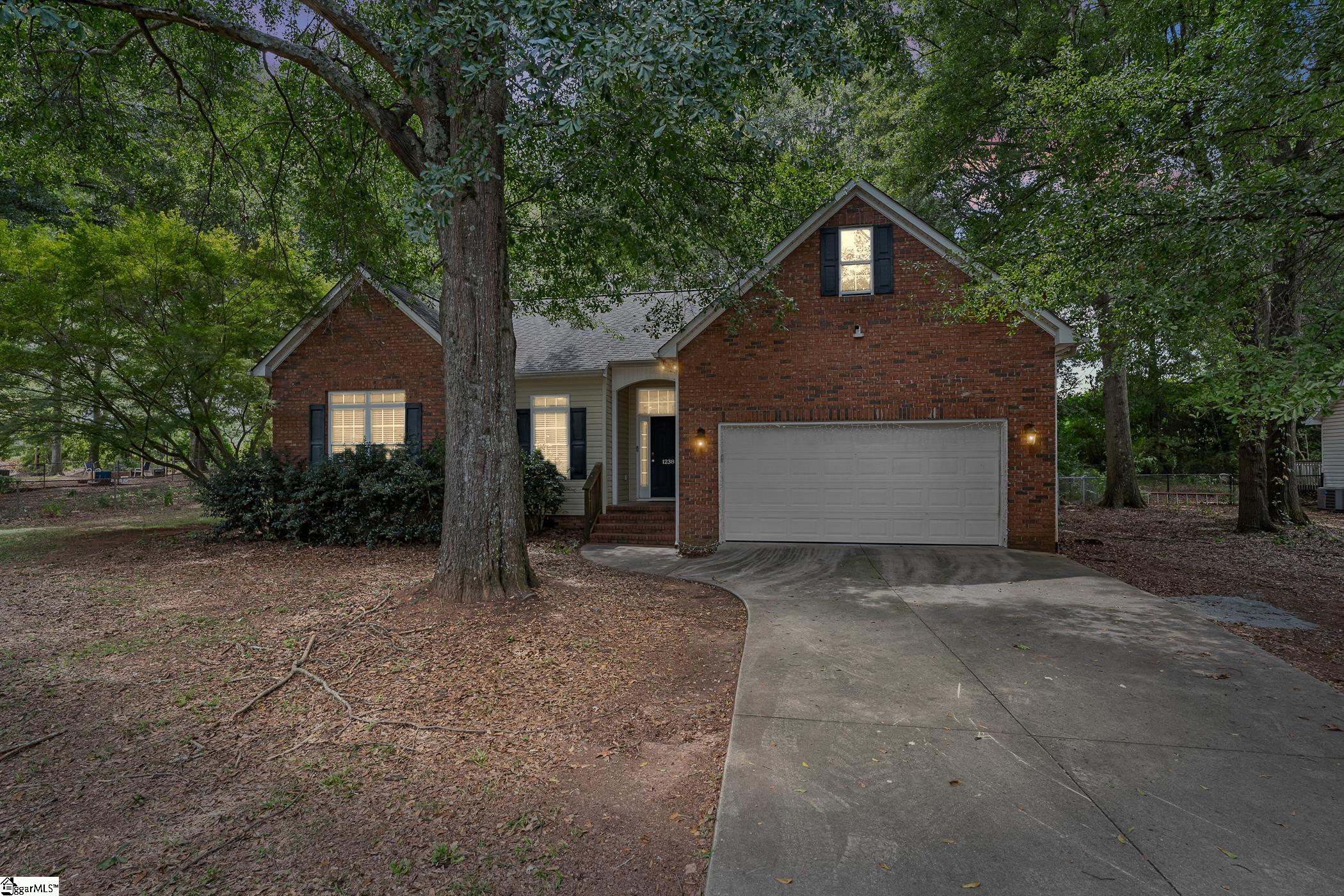 1238 Westgate Road Property Photo 3