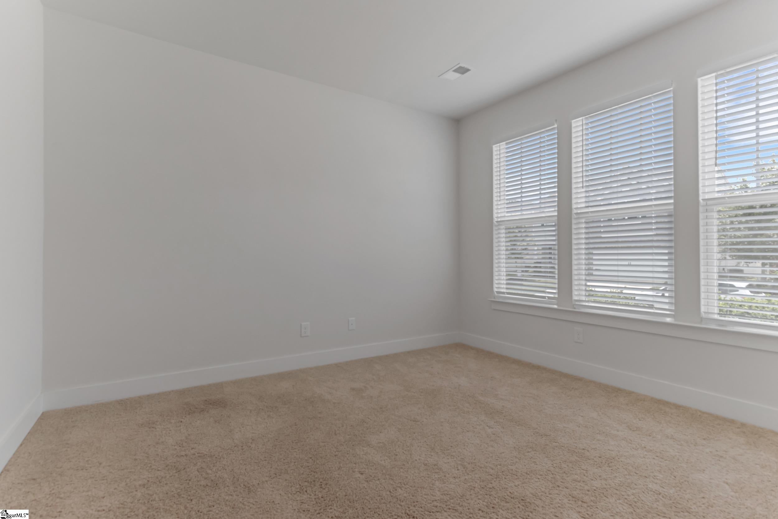 215 Fenwick Drive Property Photo 6
