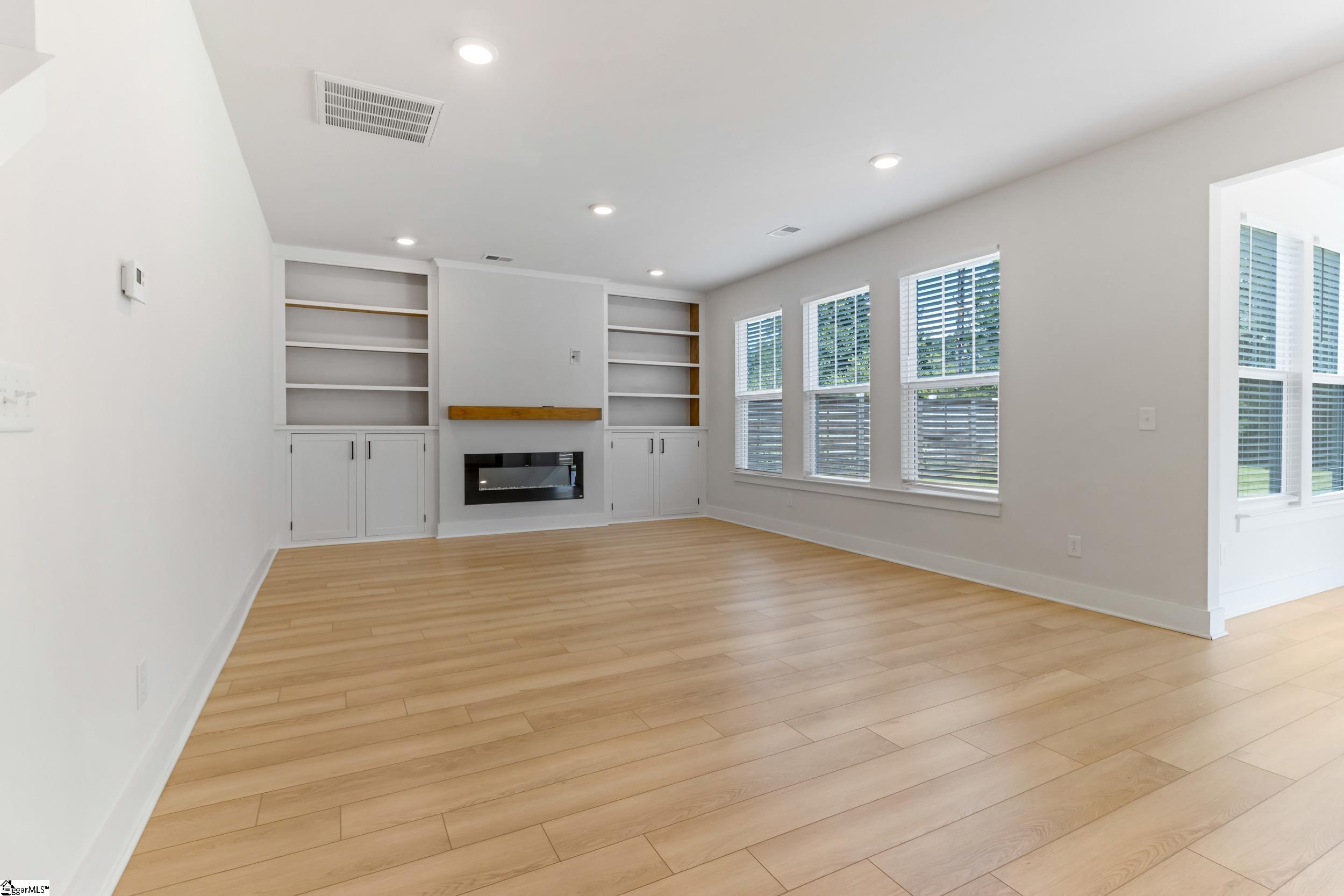 215 Fenwick Drive Property Photo 11