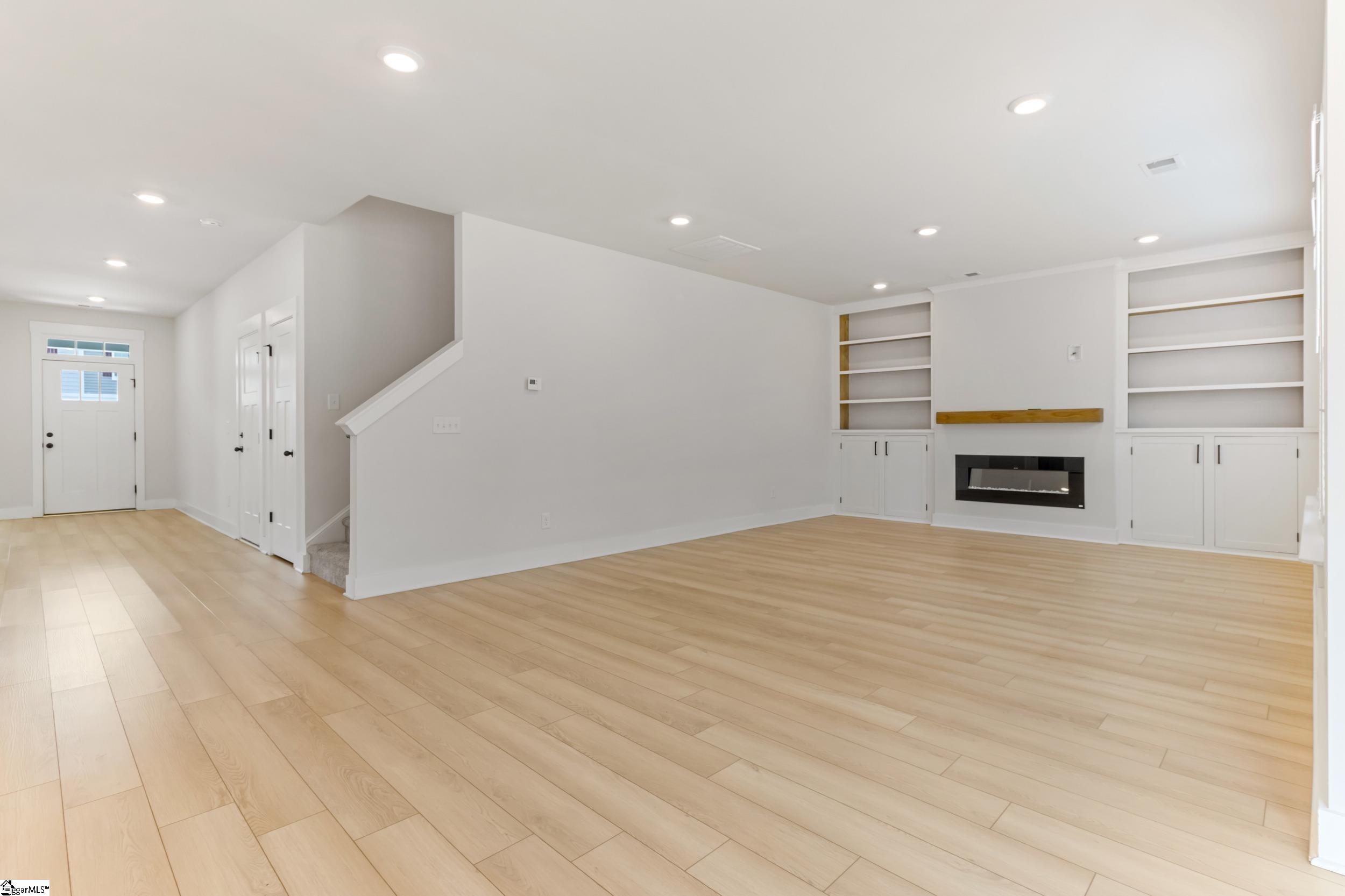 215 Fenwick Drive Property Photo 12