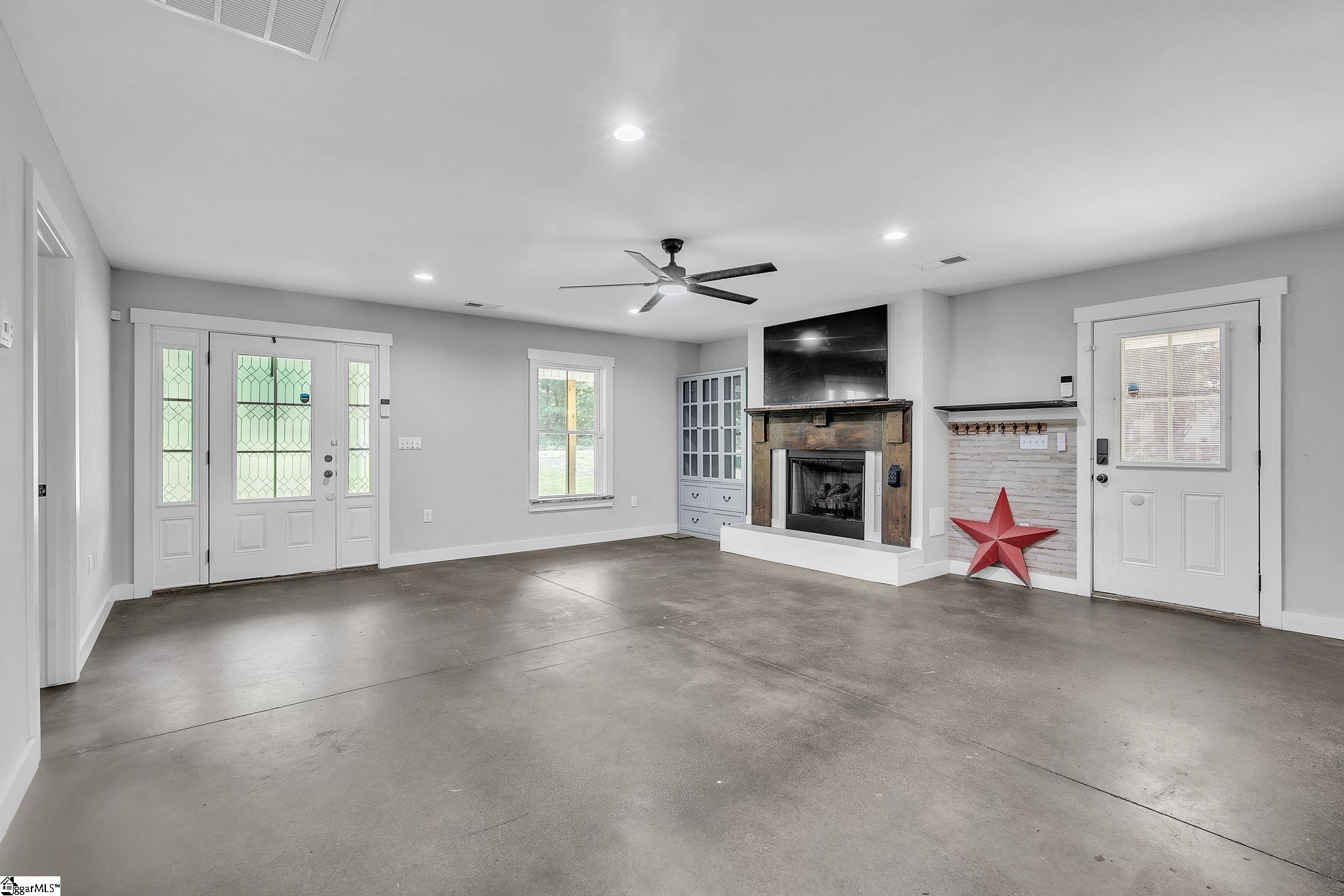 111 Stevenson Drive Property Photo 6
