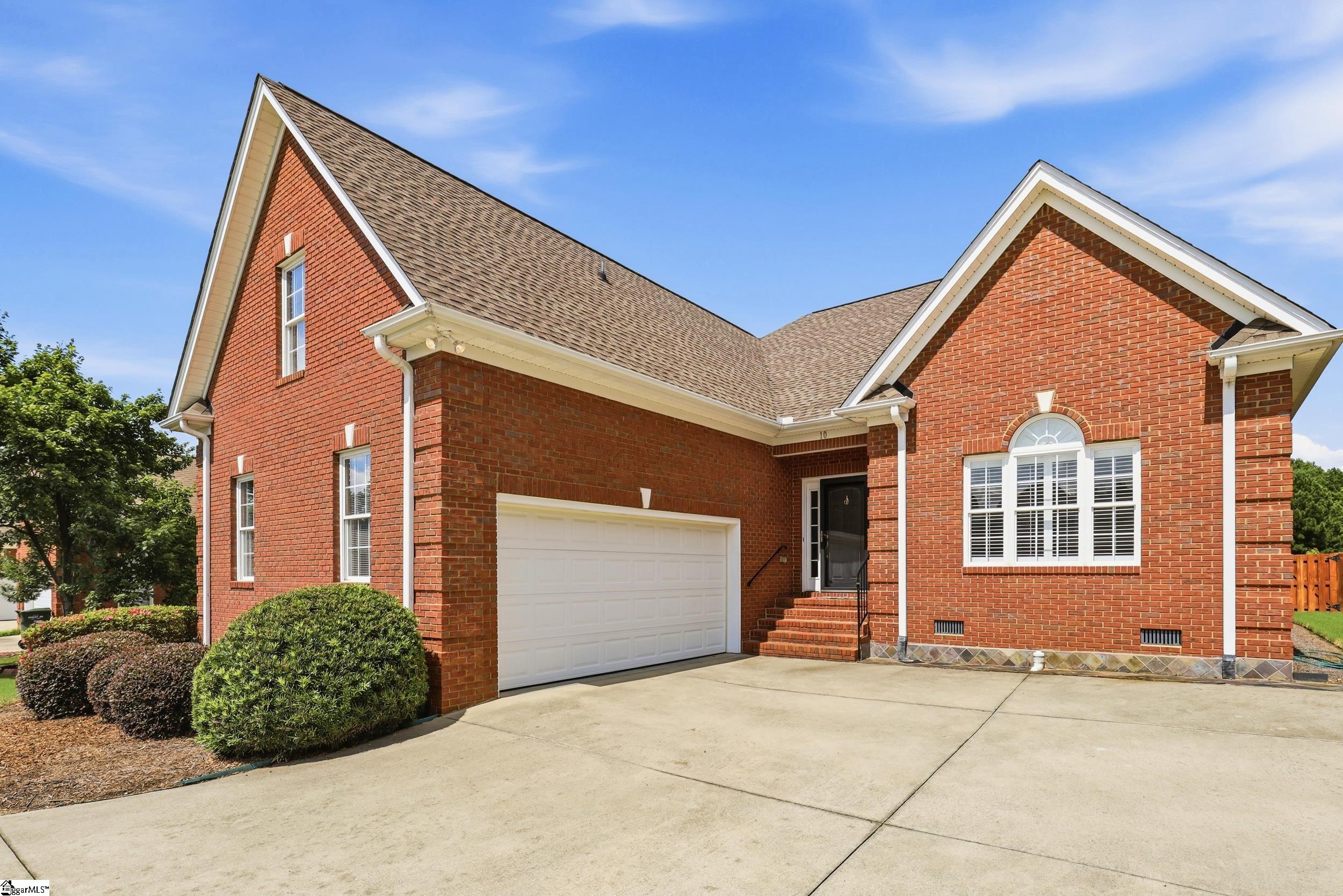 10 Hartsfield Court Property Photo 2