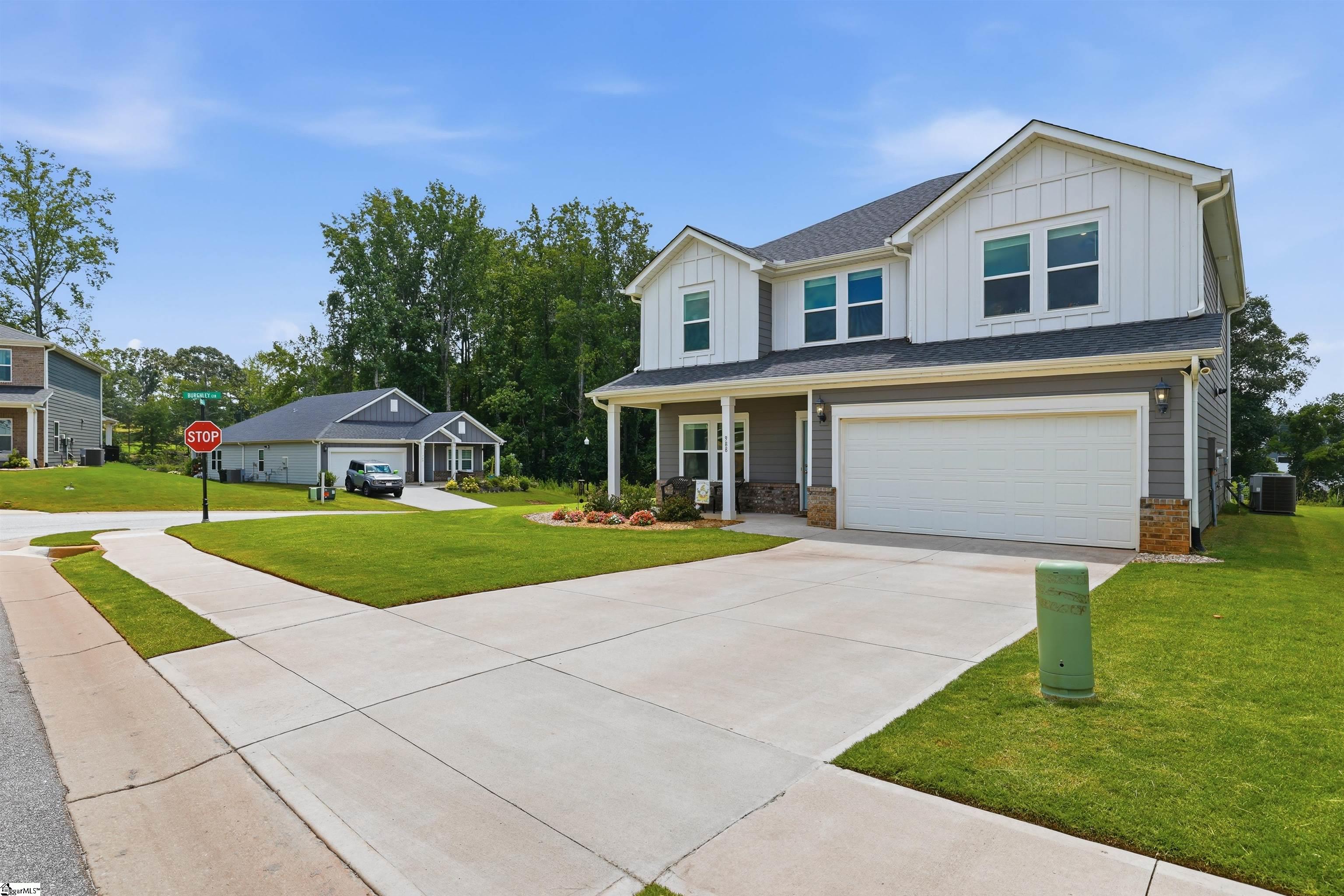 988 Burghley Circle Property Photo 2