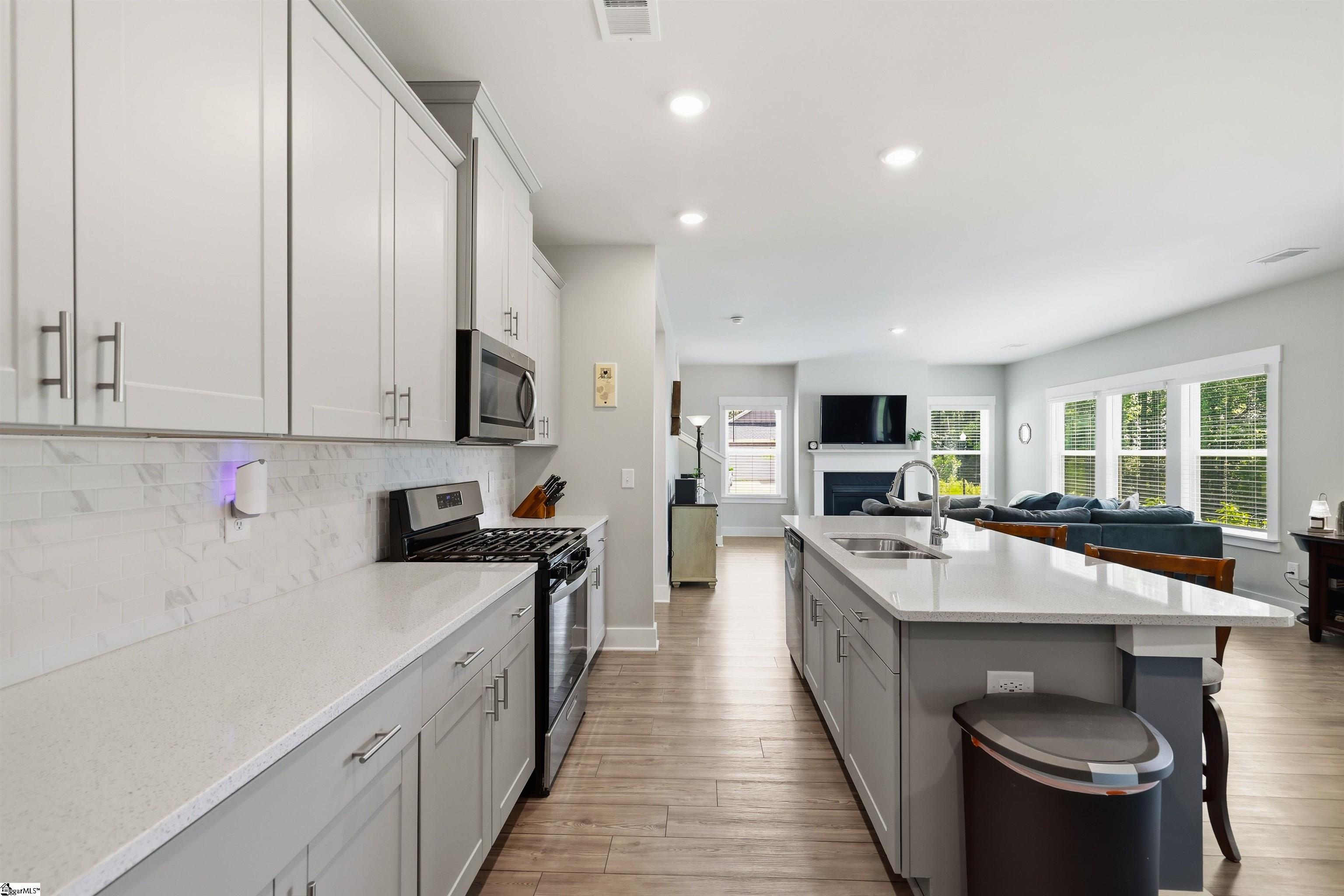 988 Burghley Circle Property Photo 10