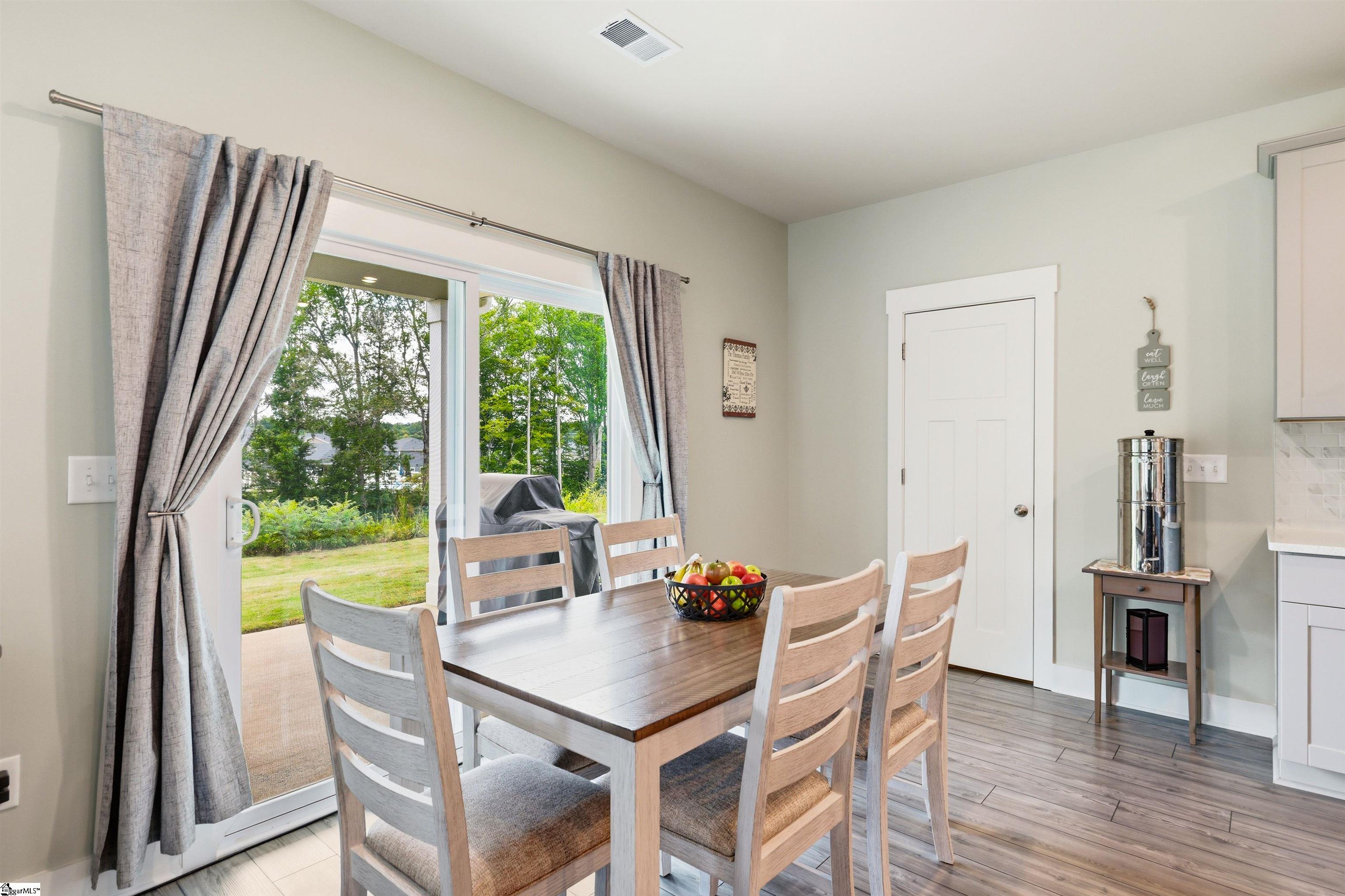 988 Burghley Circle Property Photo 18