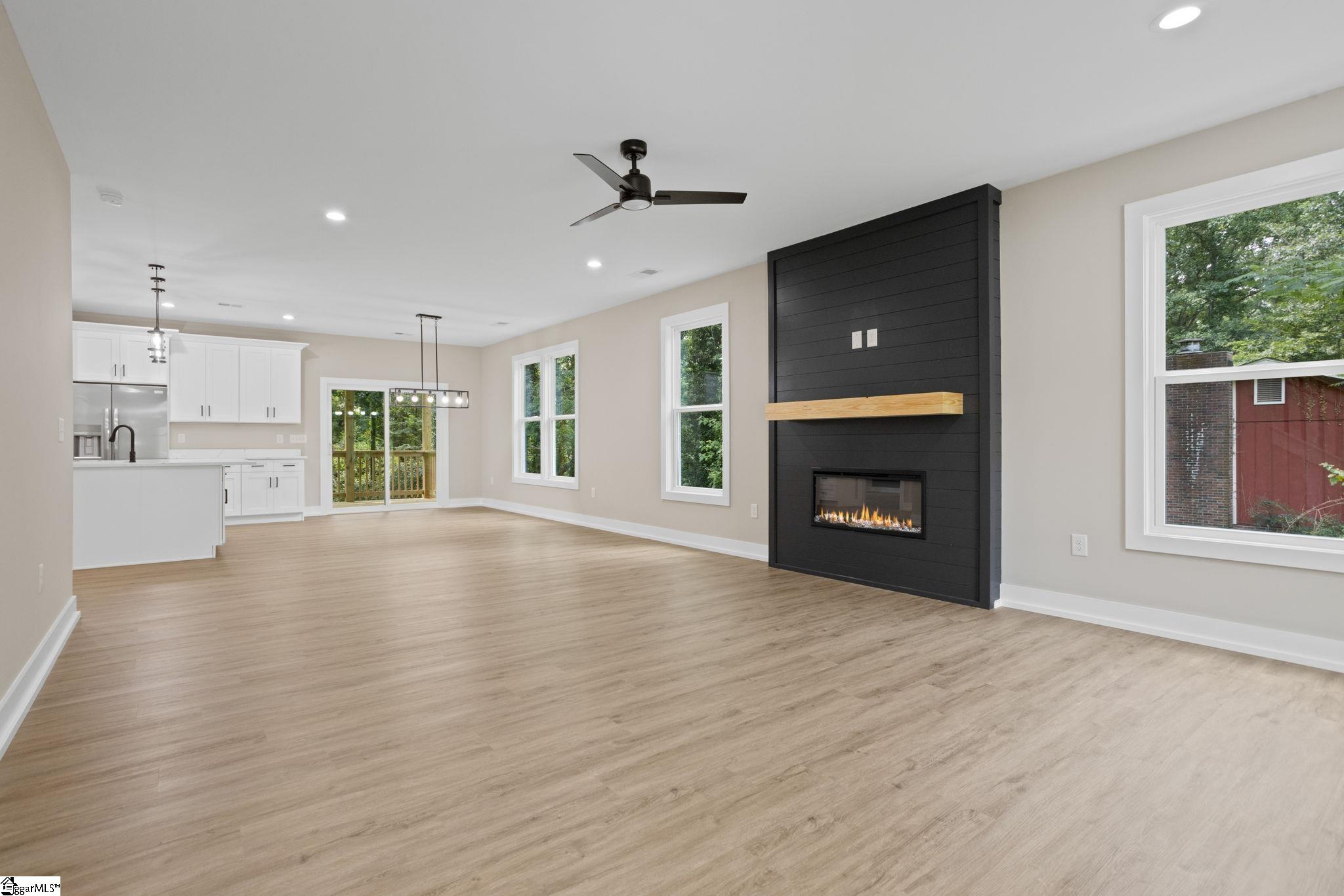 8 Pinewood Drive Property Photo 2