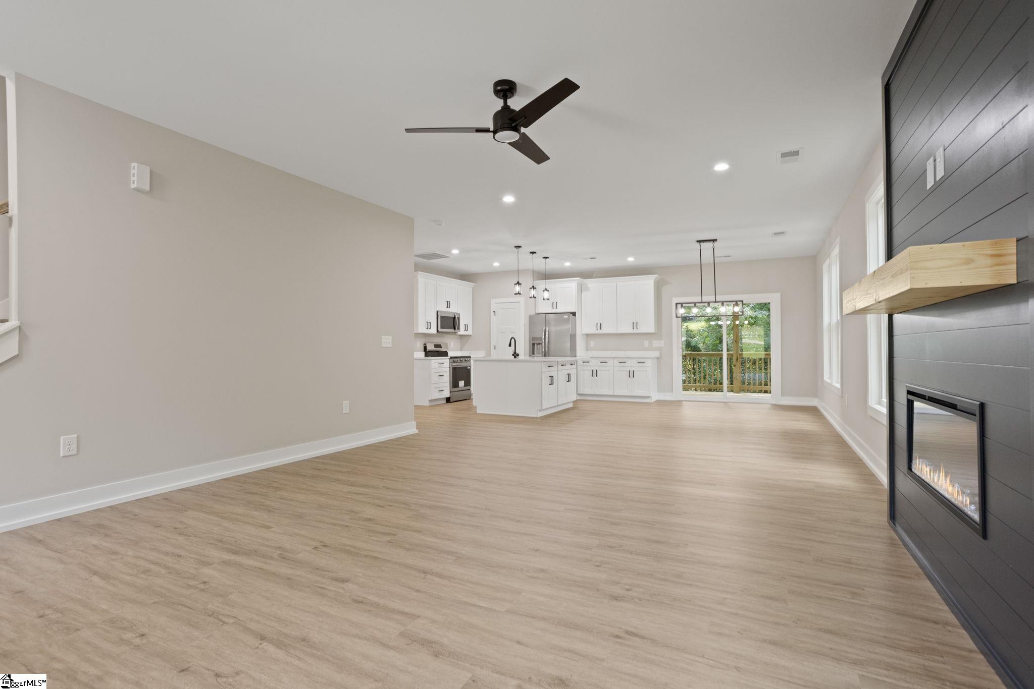 8 Pinewood Drive Property Photo 3