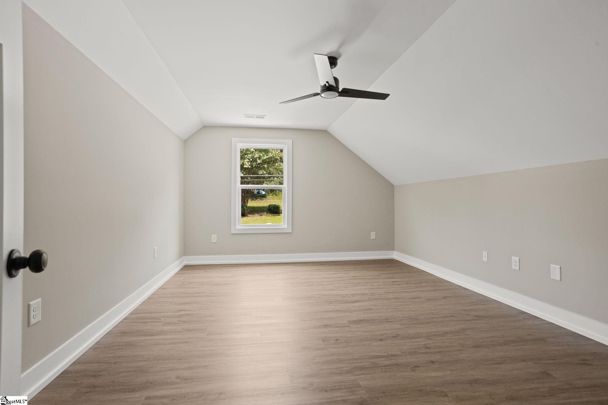 8 Pinewood Drive Property Photo 20