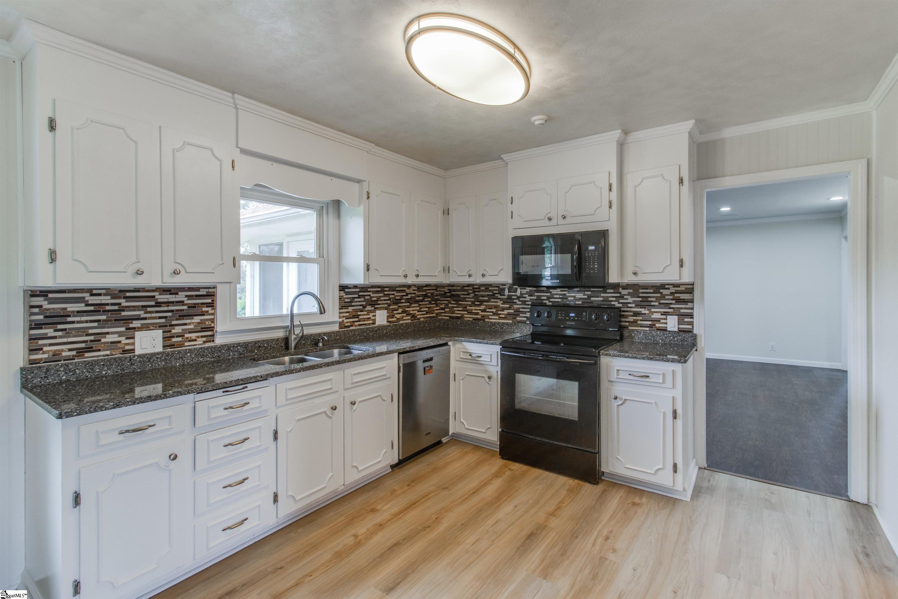856 Neely Ferry Road Property Photo 3