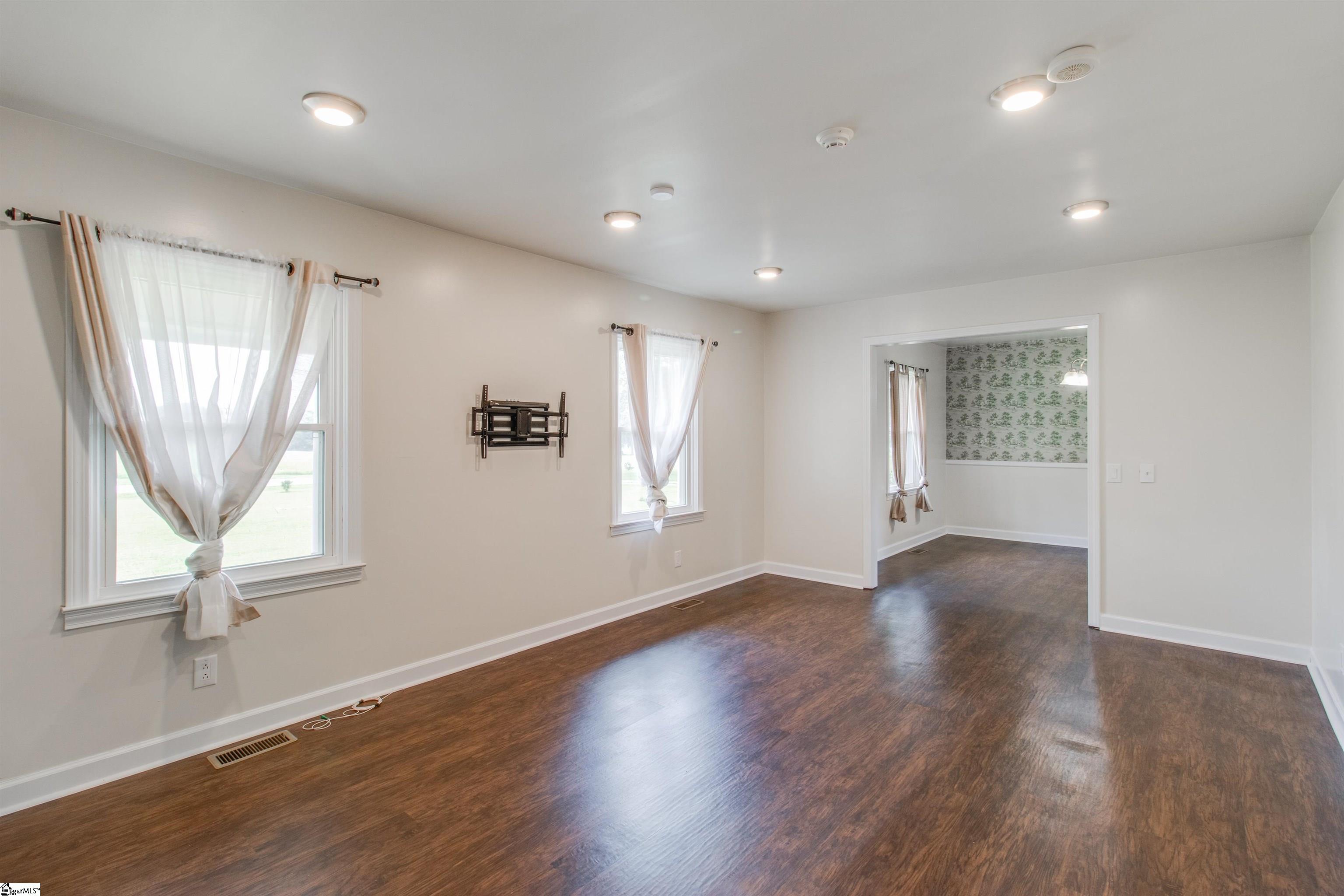 856 Neely Ferry Road Property Photo 6