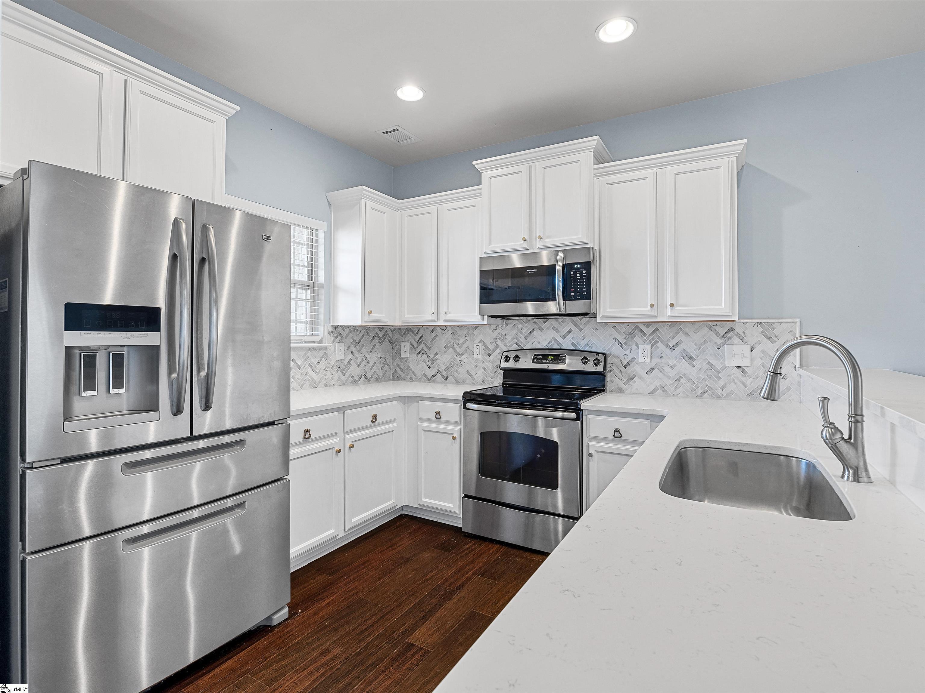 421 Slate Drive Property Photo 8