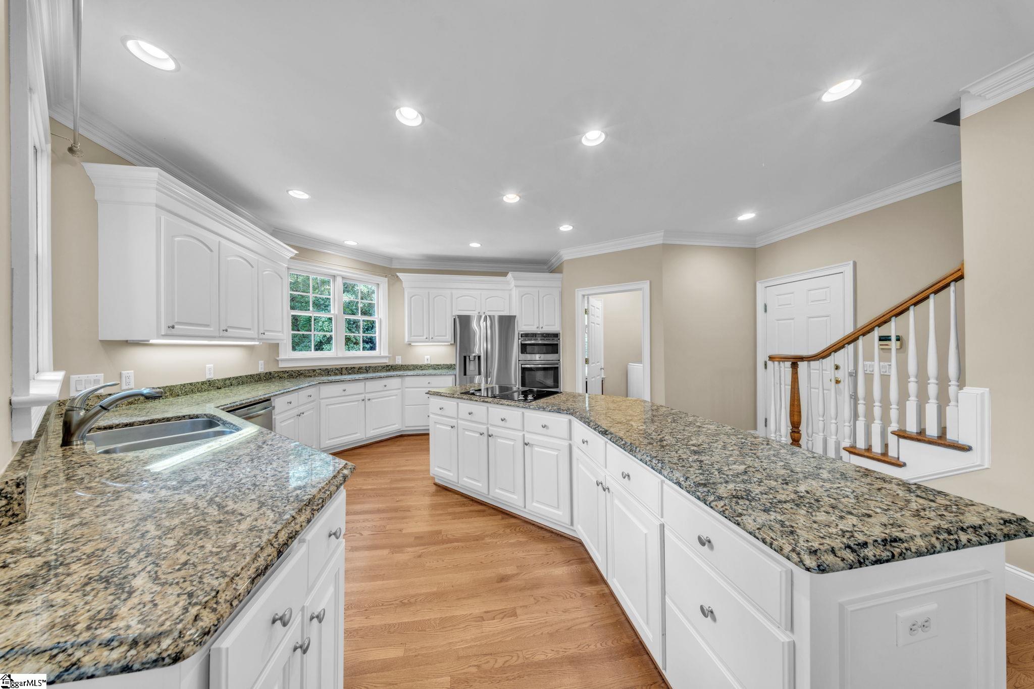 401 Rivercrest Drive Property Photo 13