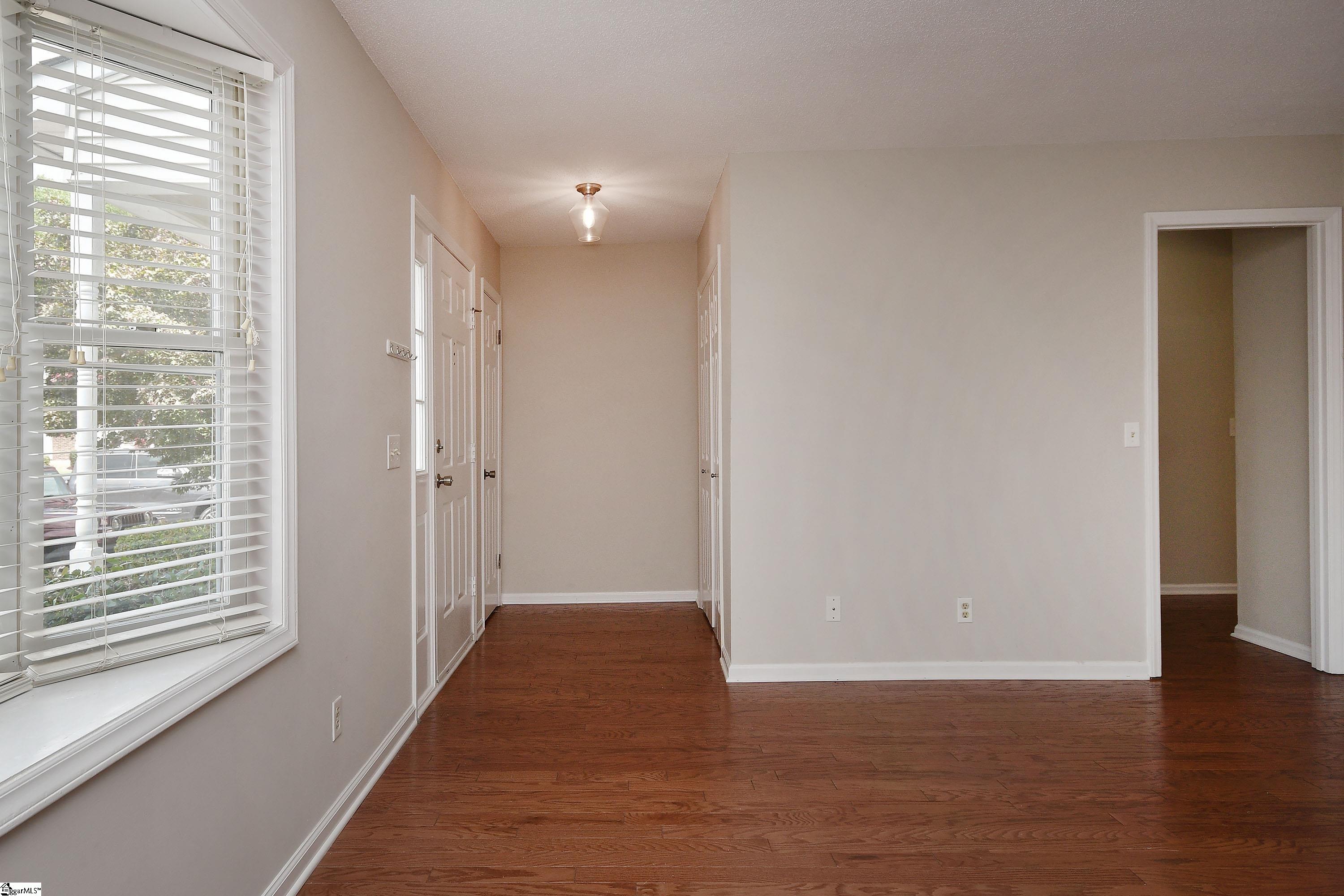 97 Jamestowne Way Property Photo 5