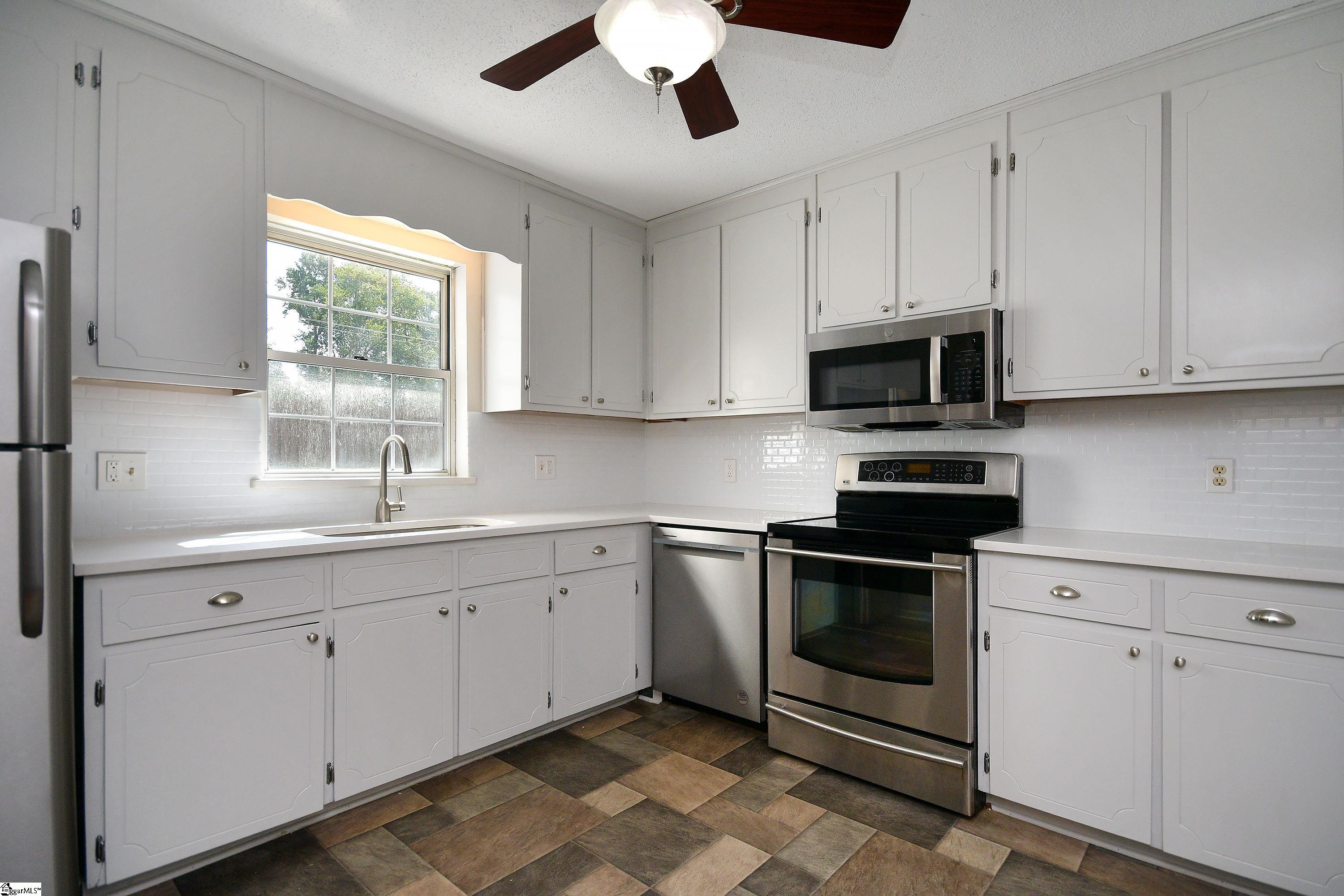 97 Jamestowne Way Property Photo 10