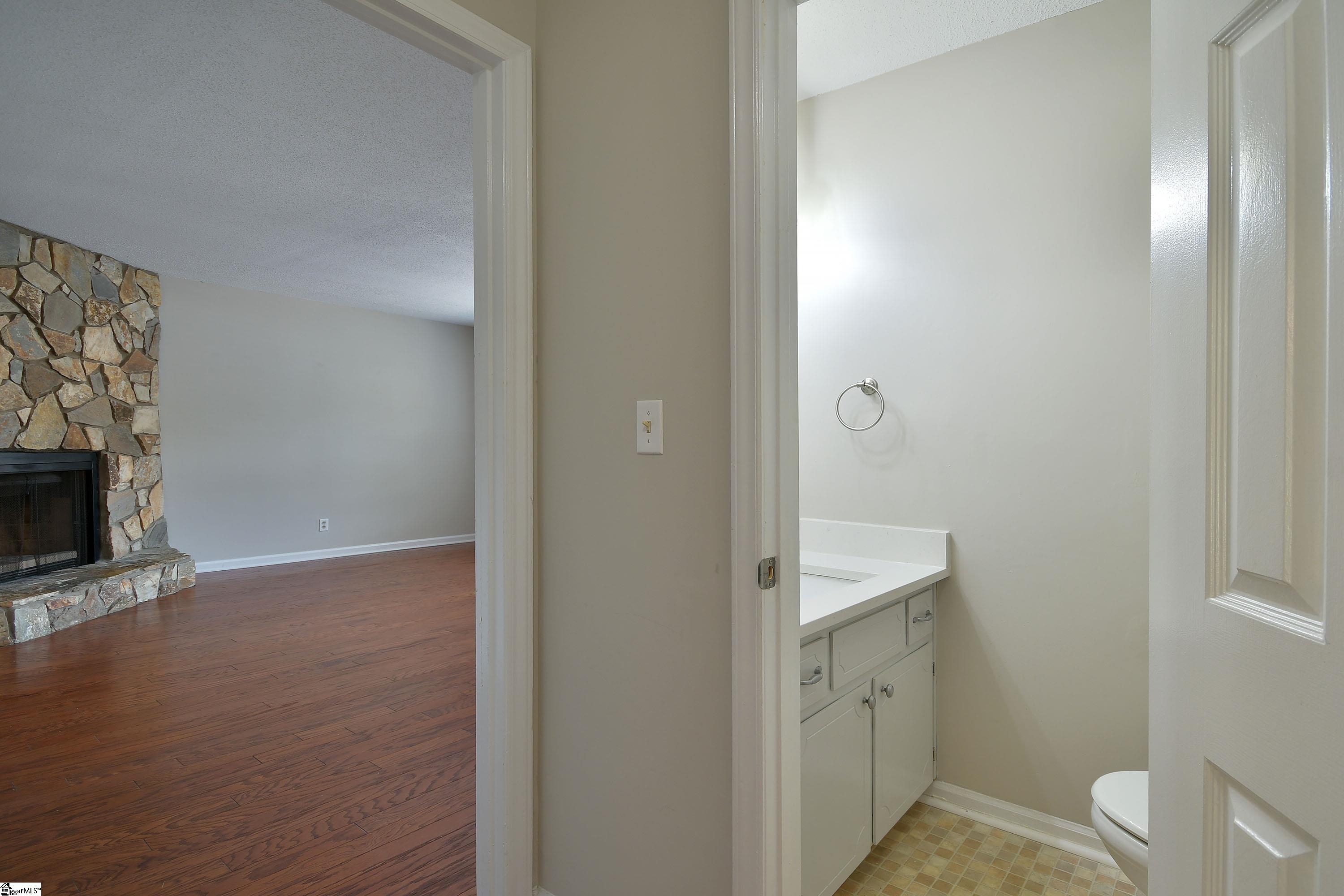 97 Jamestowne Way Property Photo 14