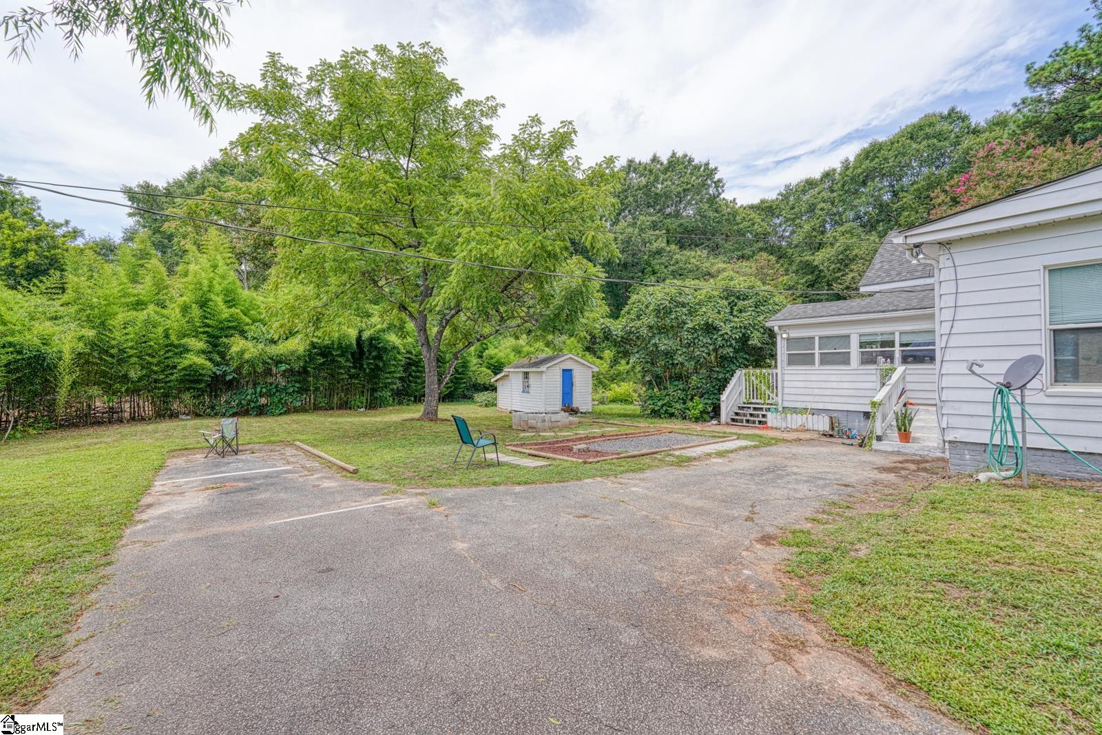 803 Saxon Avenue Property Photo 16
