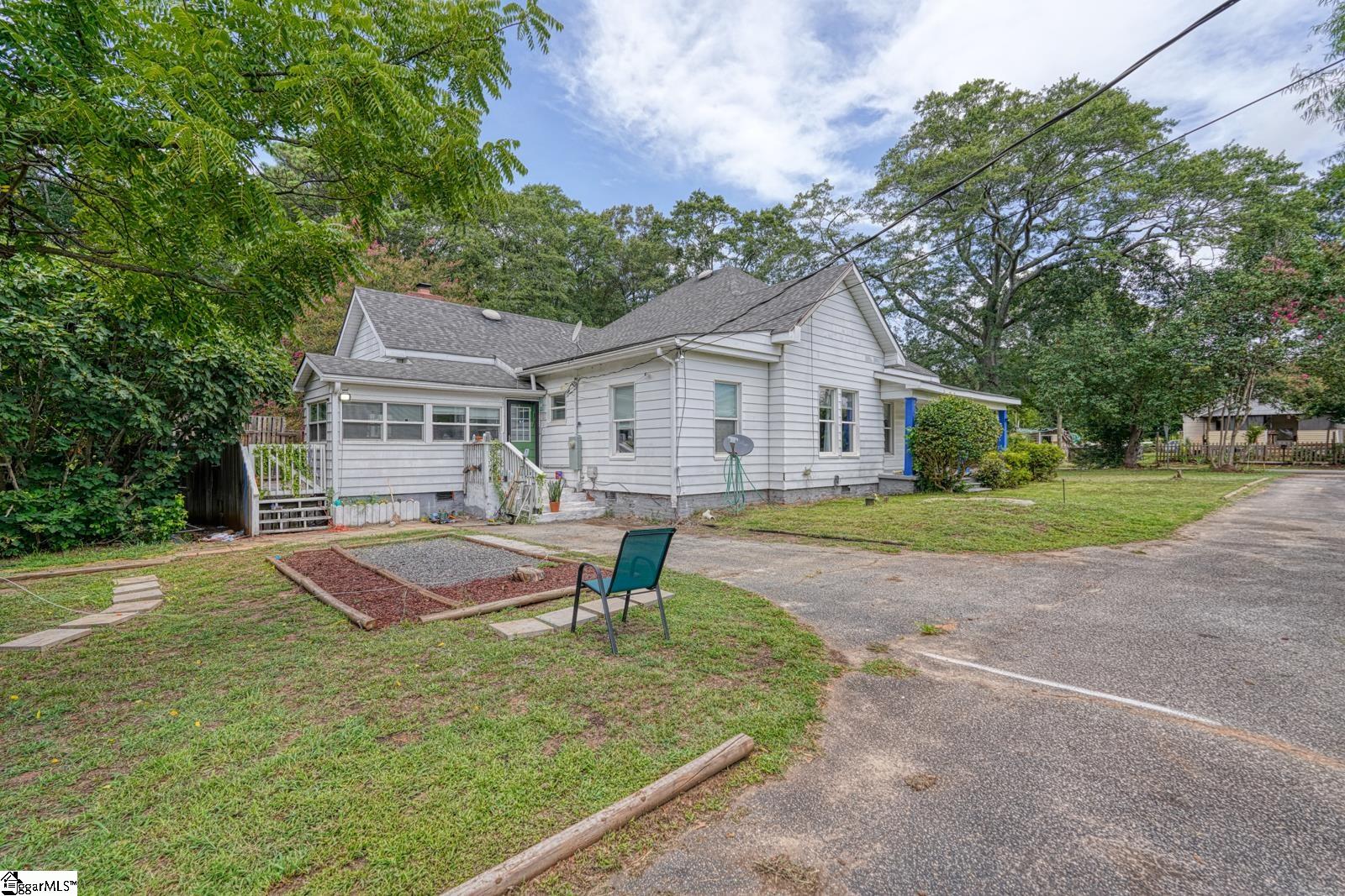 803 Saxon Avenue Property Photo 17