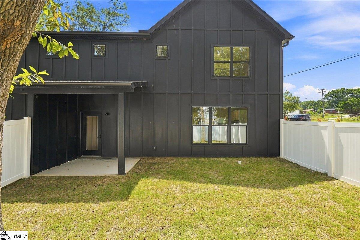 211 Whatley Circle Property Photo 28
