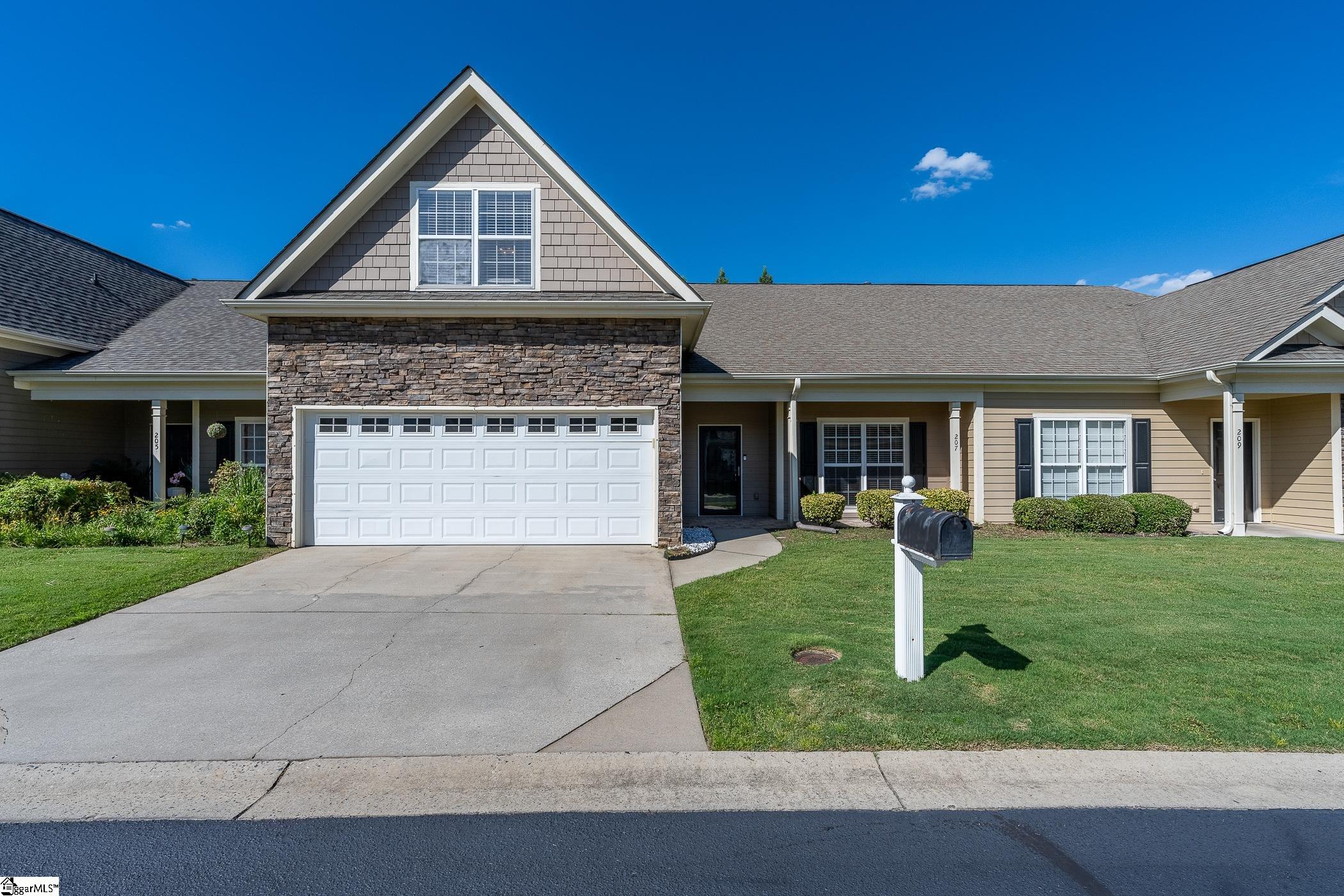 207 Louisville Drive Property Photo 1