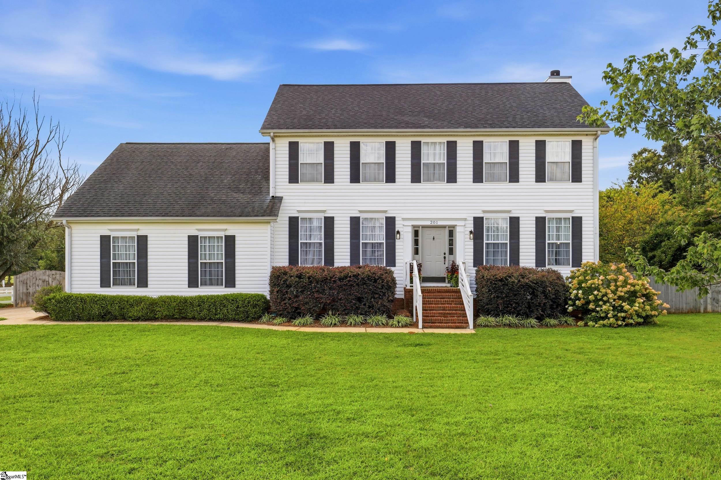 201 Saddlebred Drive Property Photo 2