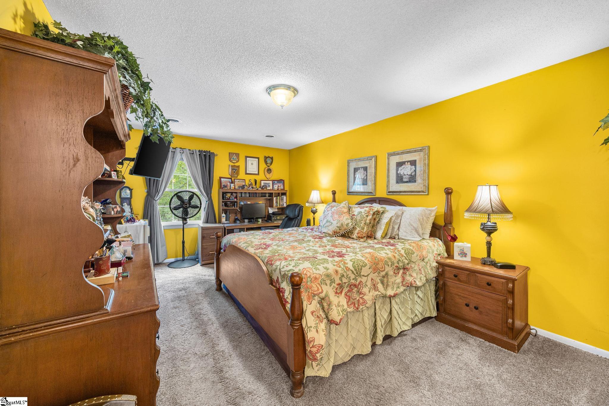 120 E Woodburn Drive Property Photo 10