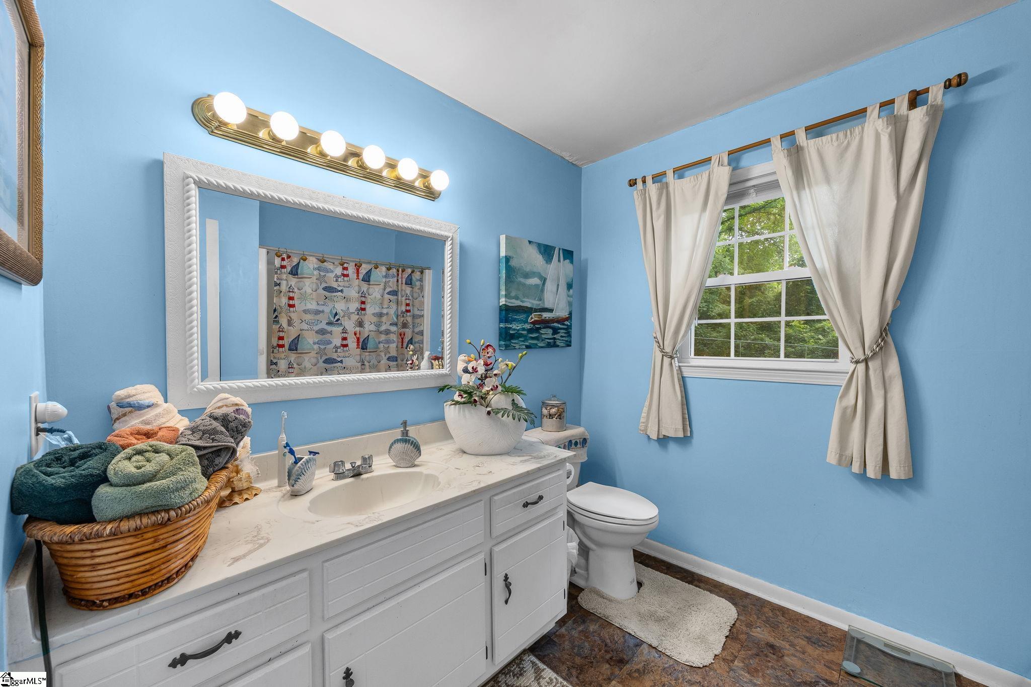 120 E Woodburn Drive Property Photo 13