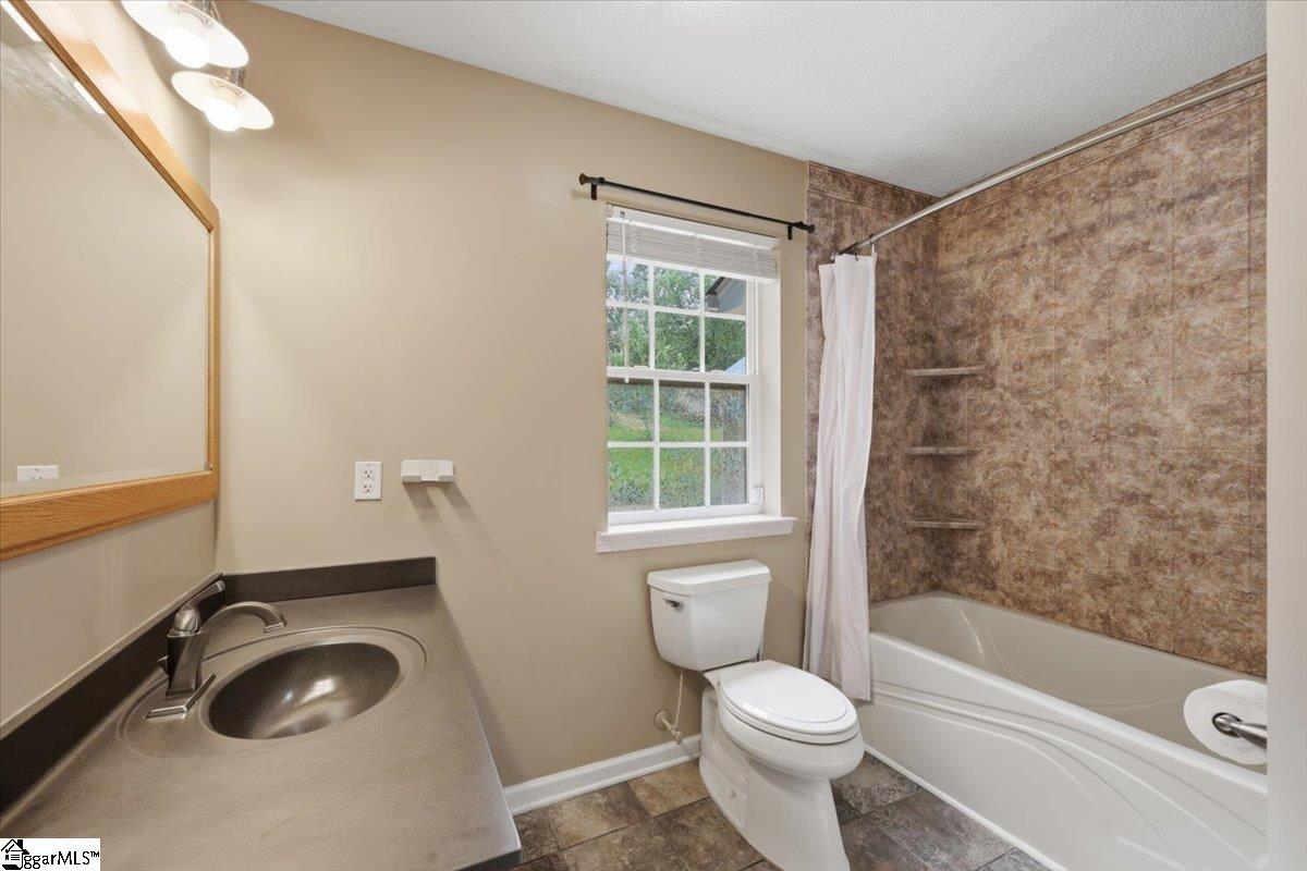 340 Camperdown Court Property Photo 23