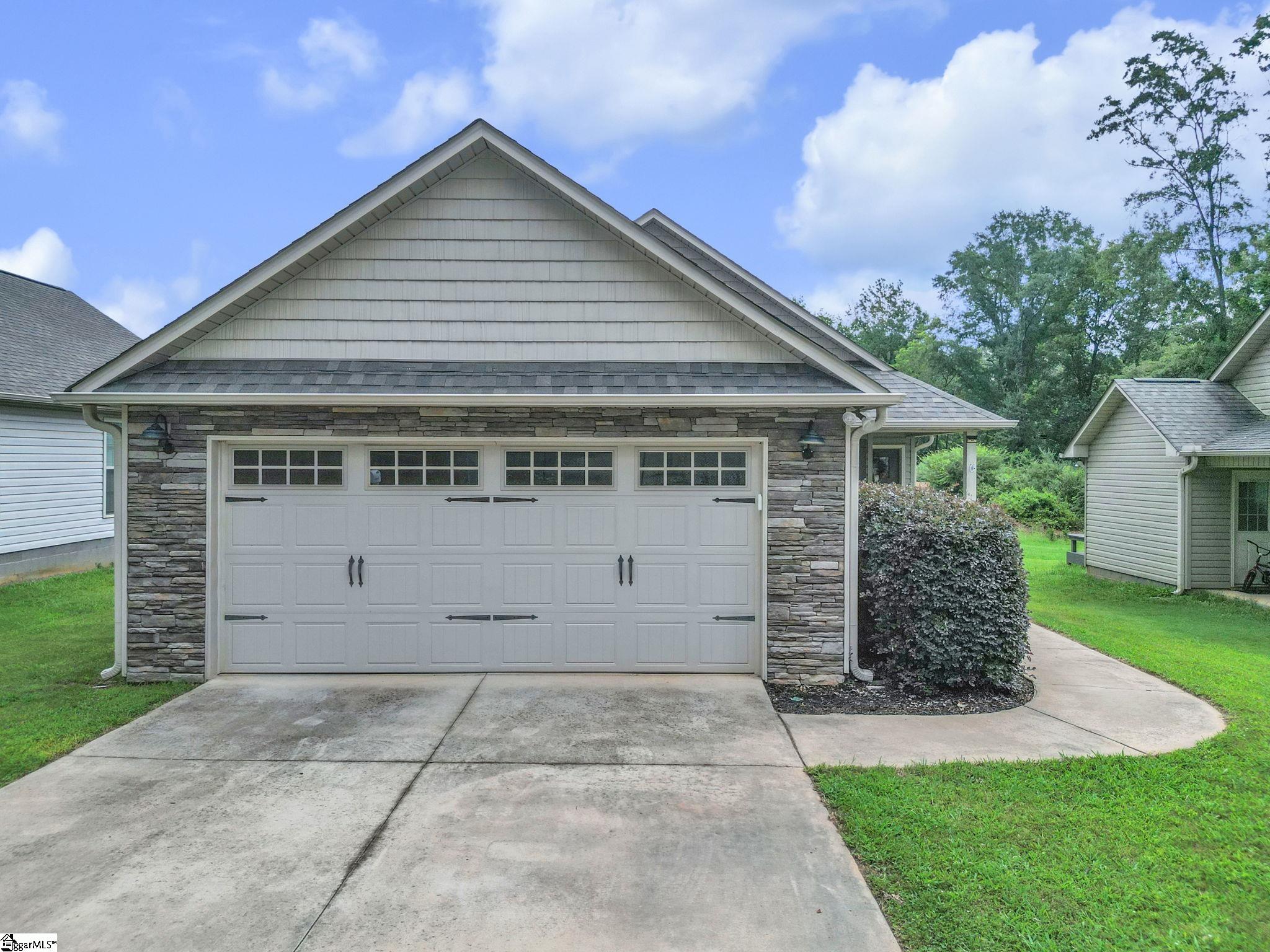 206 Mabry Street Property Photo 2