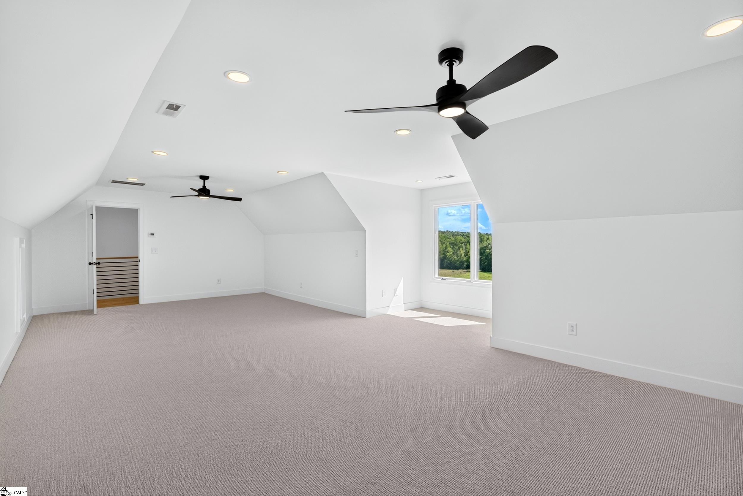 91 S Bates Road Property Photo 34