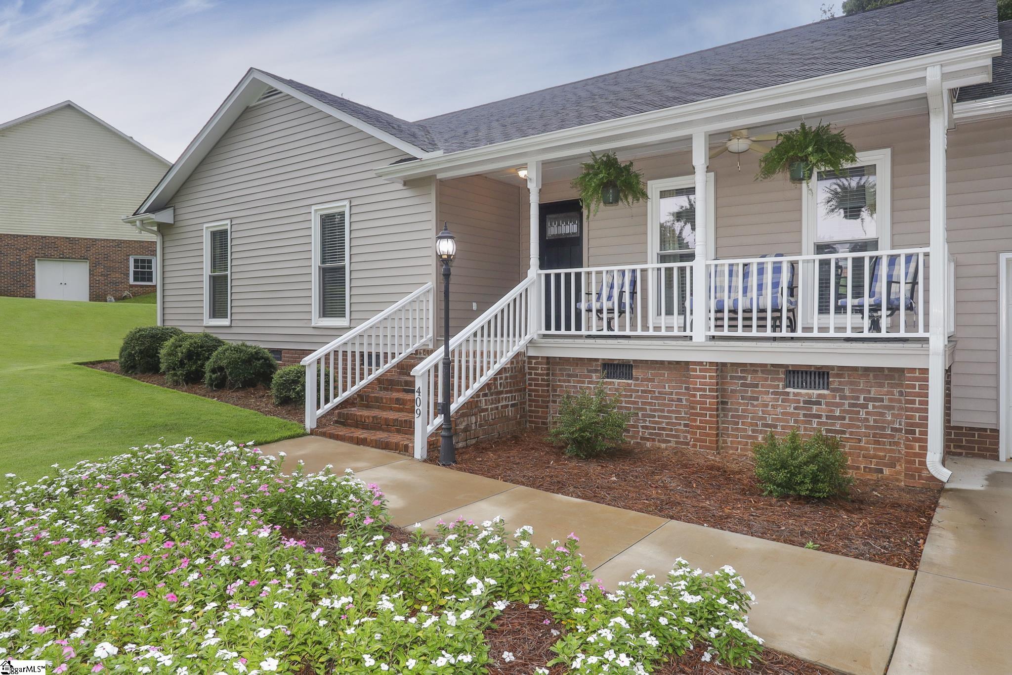 409 Jassamine Court Property Photo 2