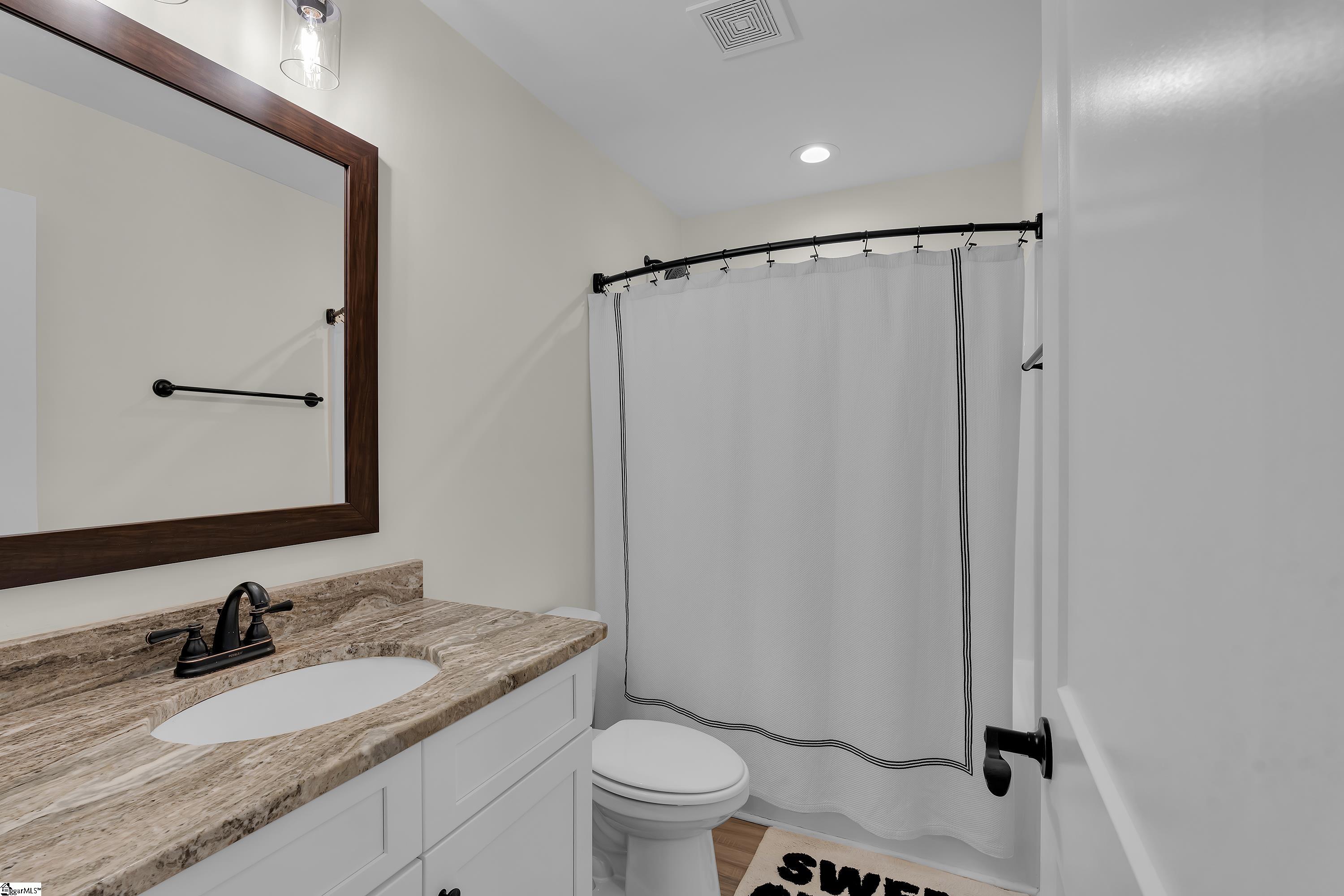 222 West Road Property Photo 15
