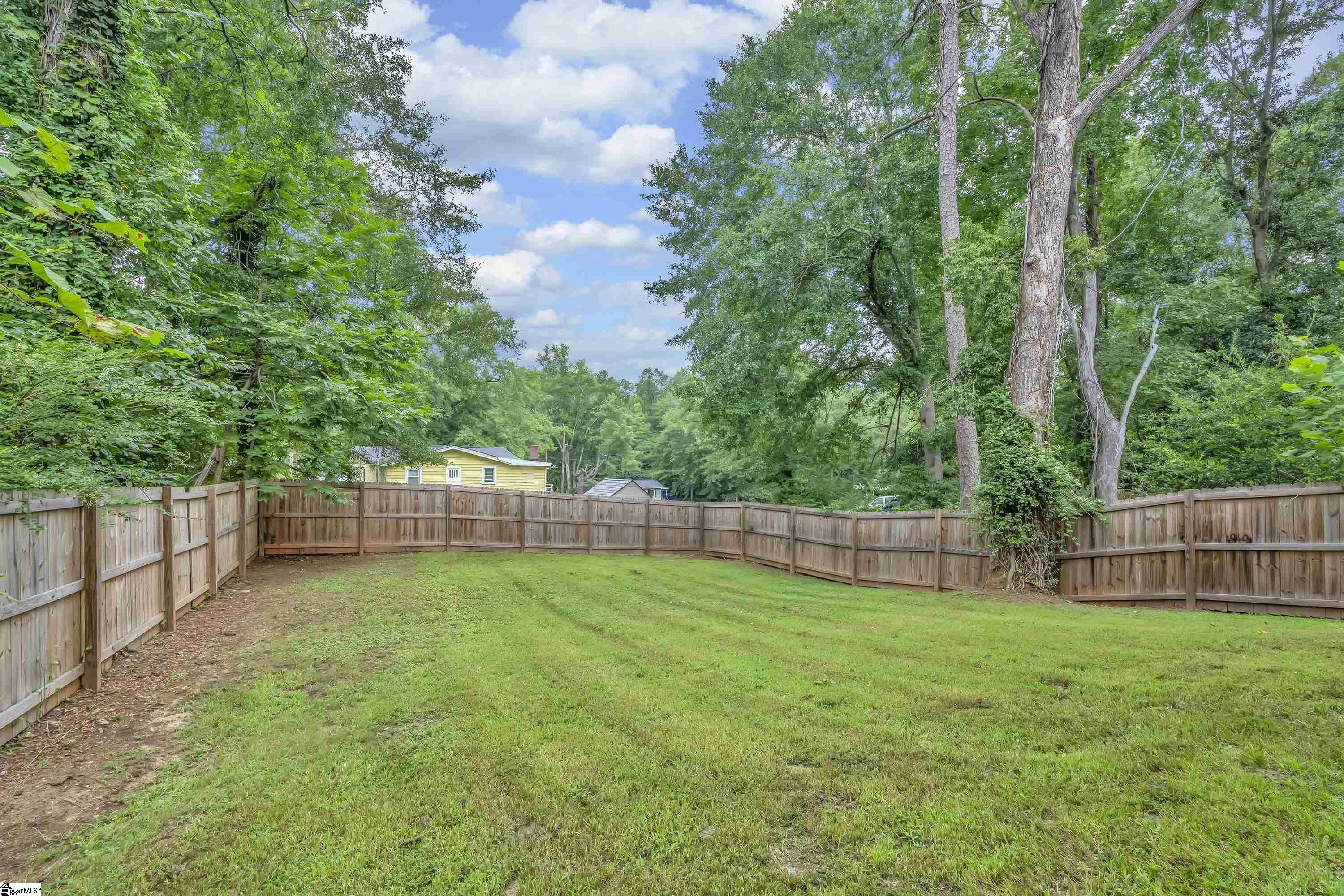 222 West Road Property Photo 16