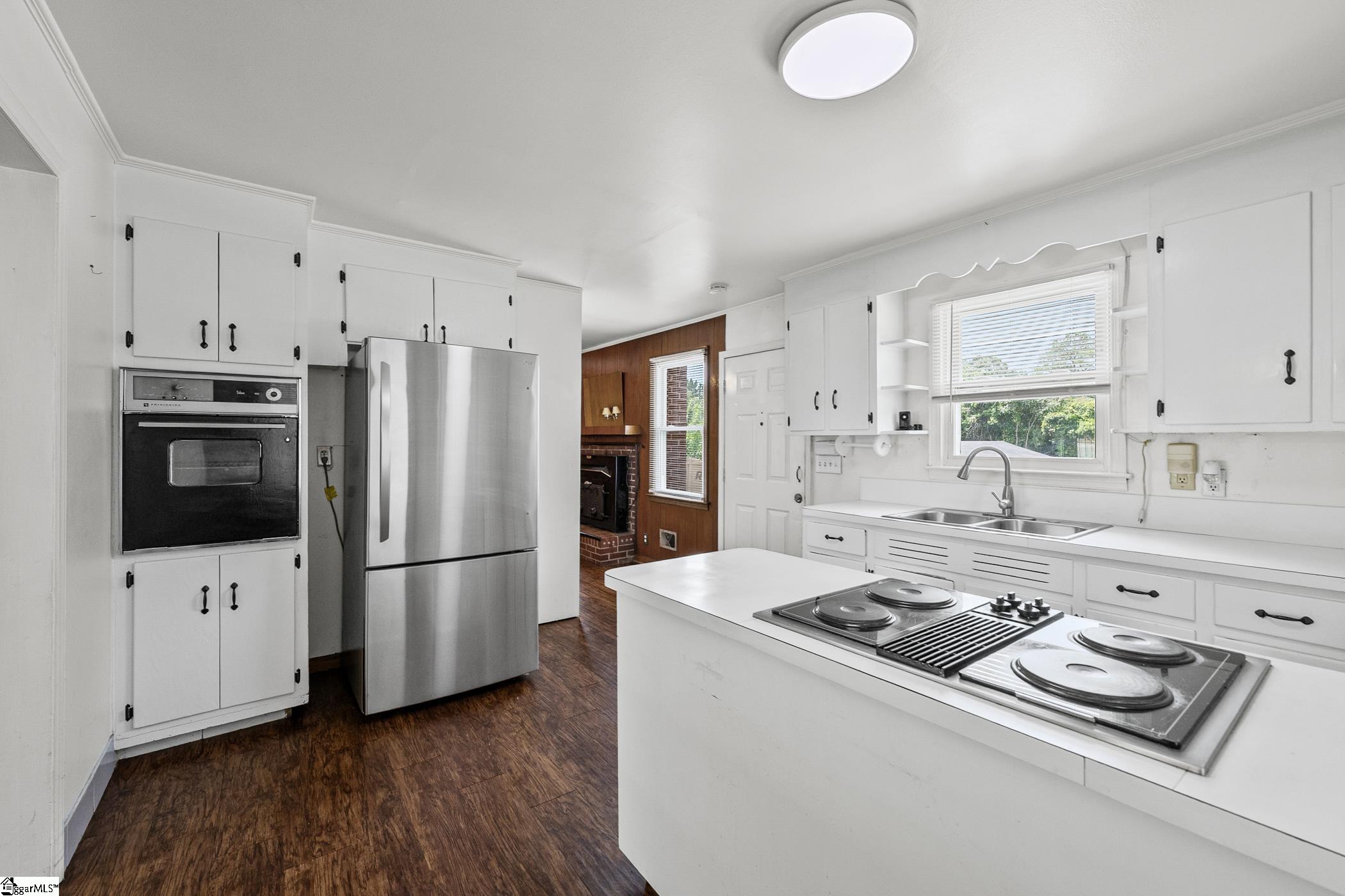7011 White Horse Road Property Photo 6
