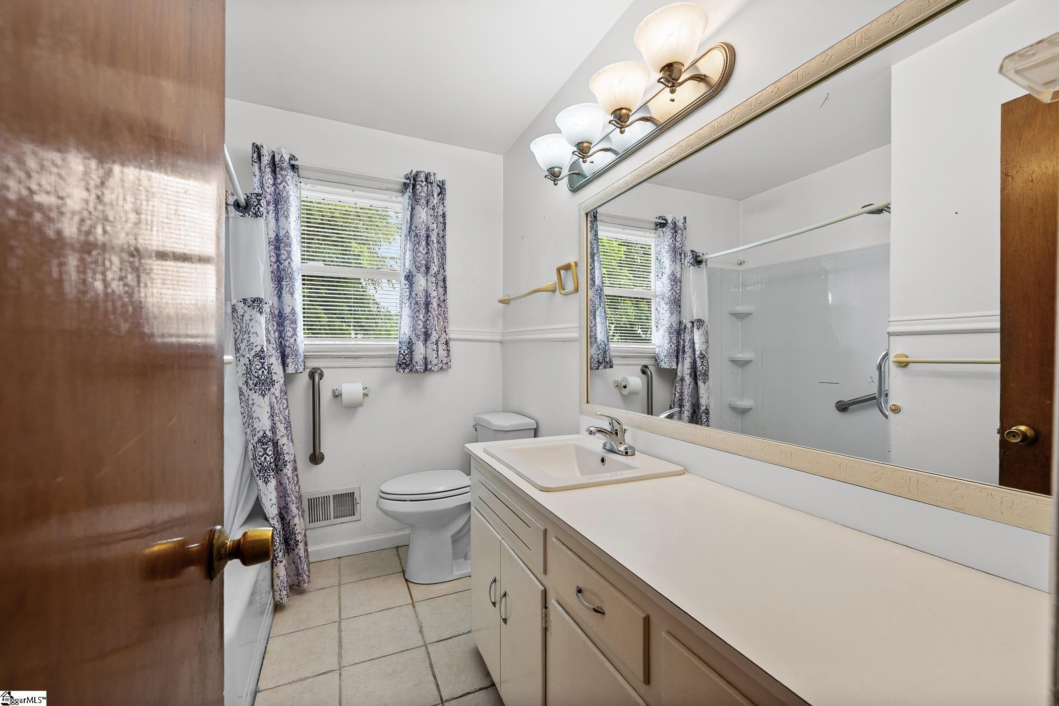 7011 White Horse Road Property Photo 16
