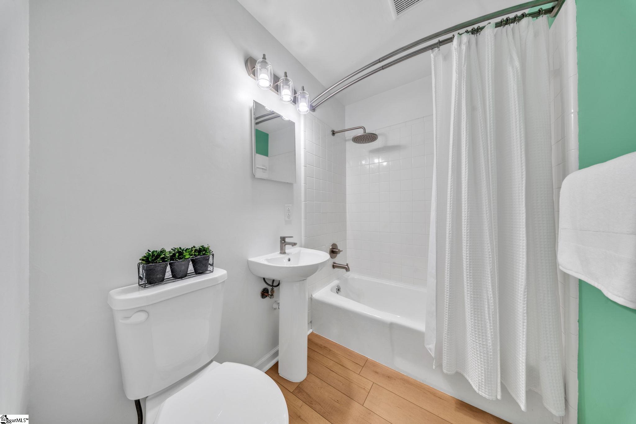 119 W Montclair Avenue Property Photo 12