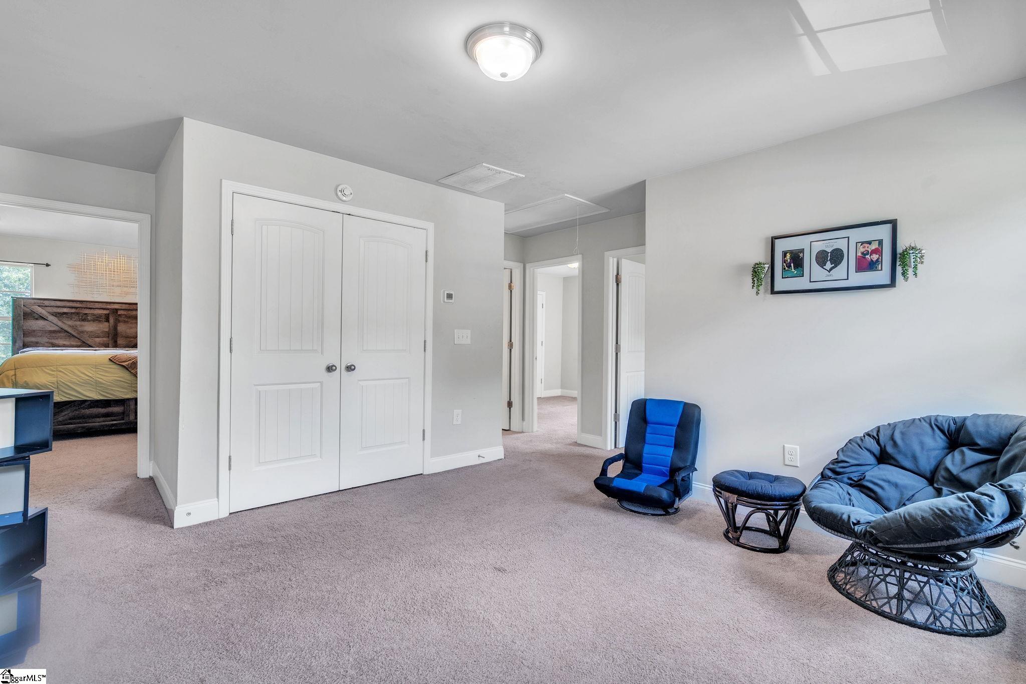 410 King Street Property Photo 11