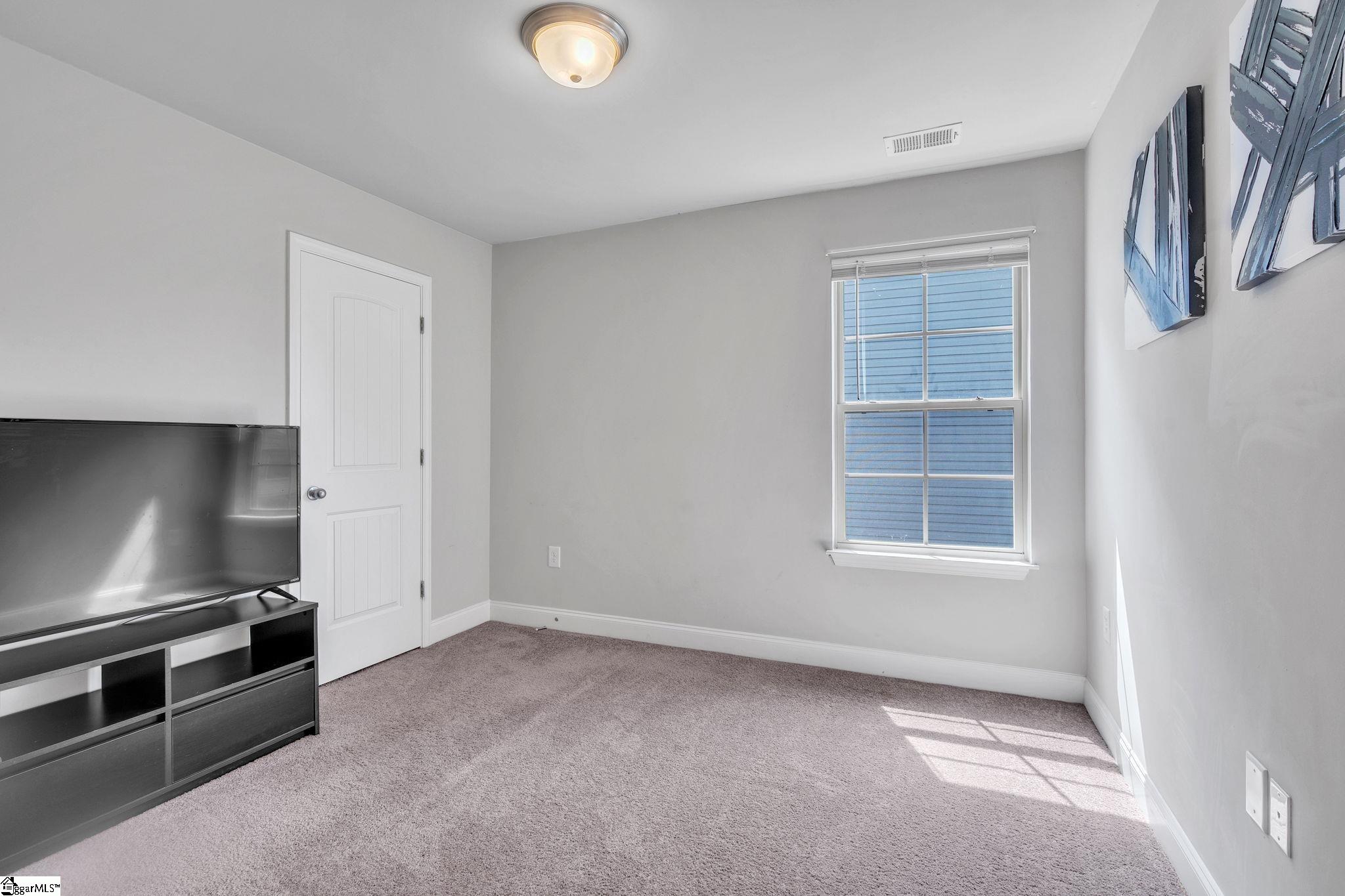 410 King Street Property Photo 15