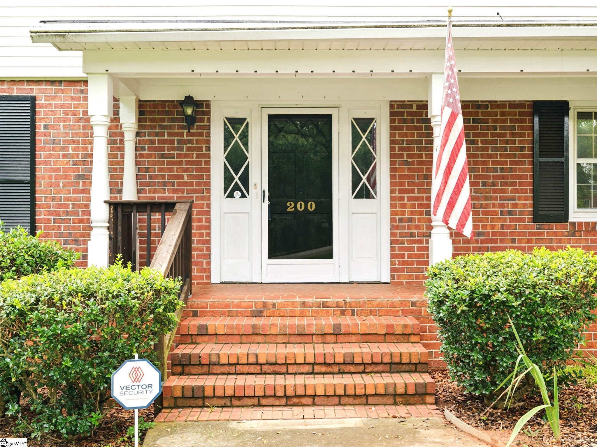 200 Sherwood Drive Property Photo 6