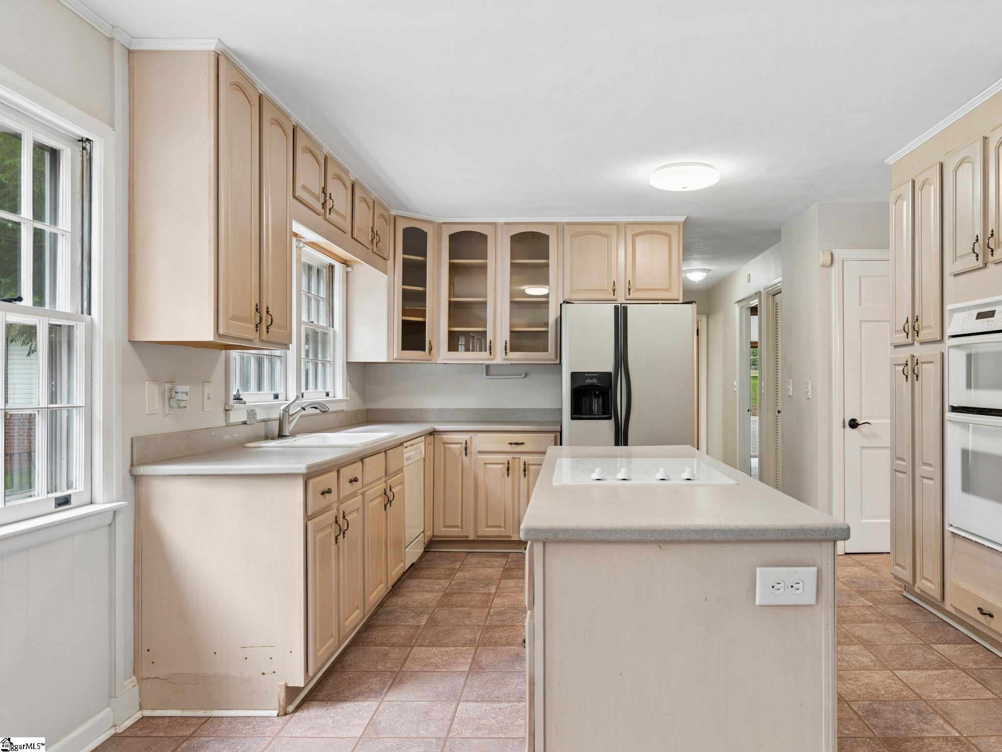 200 Sherwood Drive Property Photo 11