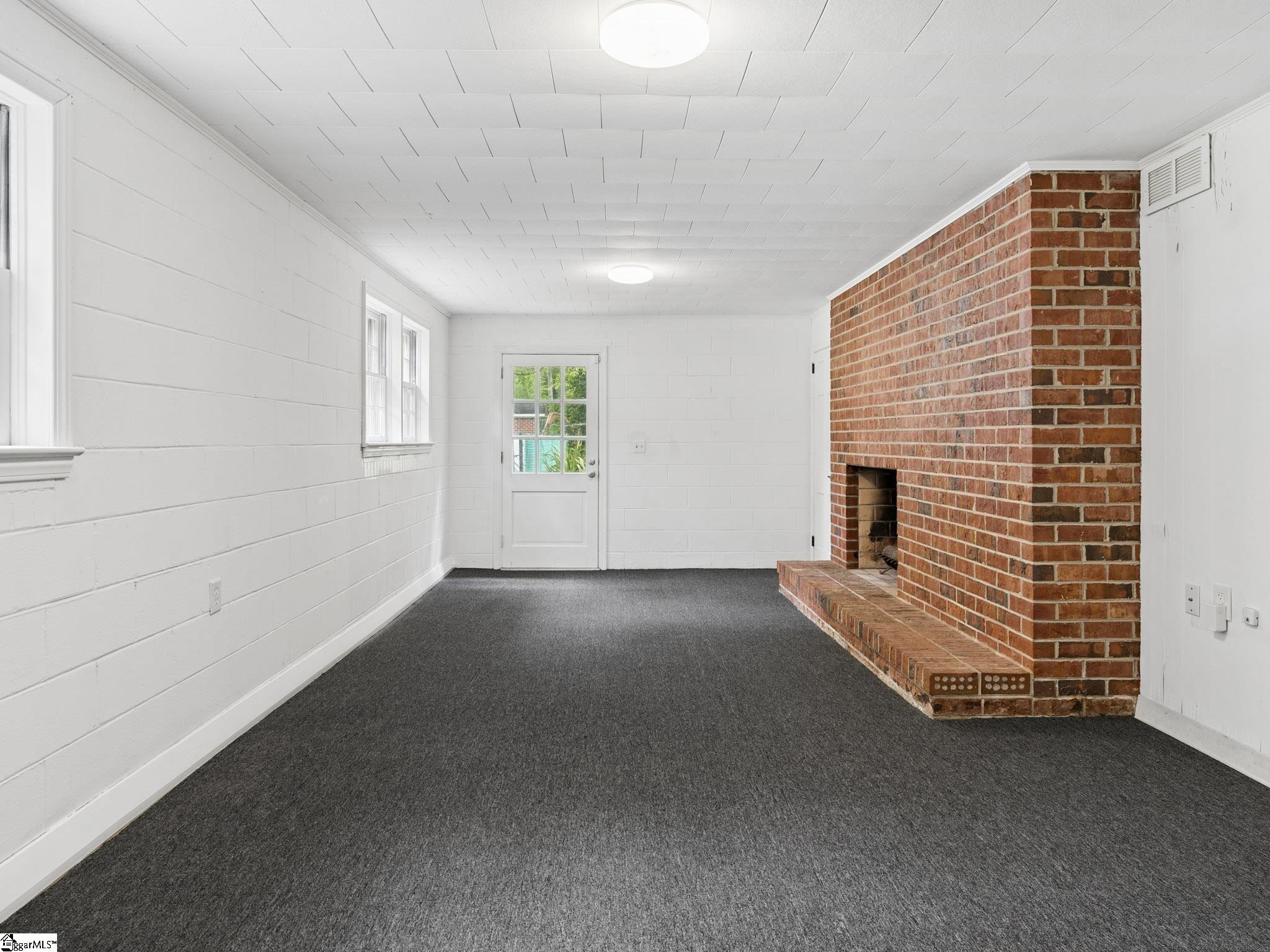 200 Sherwood Drive Property Photo 33
